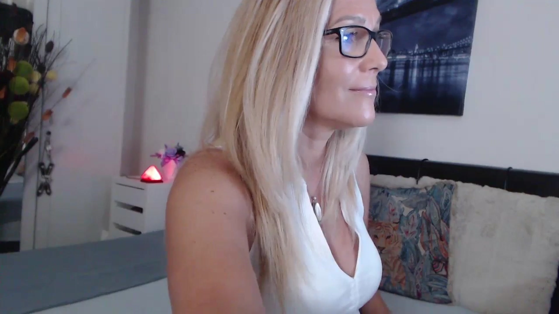 Gallery image thumbnail from Reeya71's myfreecams stream on, 06/18/2024, 02:53 image 14 of 20