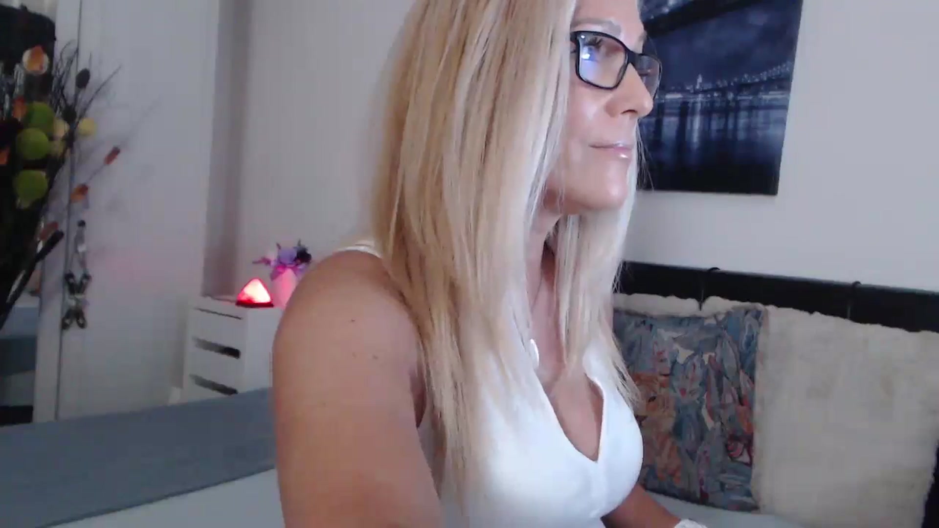 Gallery image thumbnail from Reeya71's myfreecams stream on, 06/18/2024, 02:53 image 3 of 20