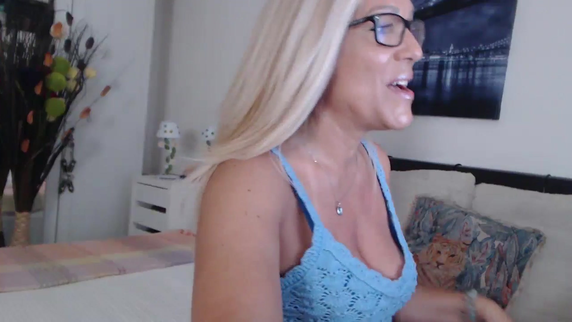 Gallery image thumbnail from Reeya71's myfreecams stream on, 06/21/2024, 05:00 image 9 of 20