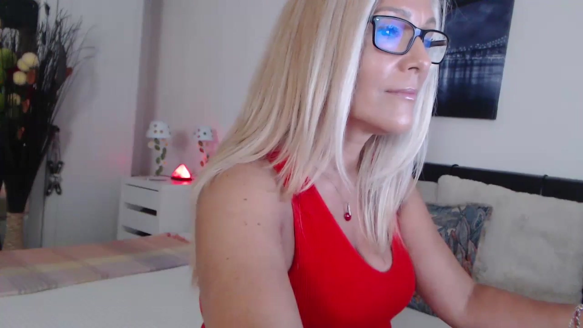 Gallery image thumbnail from Reeya71's myfreecams stream on, 06/21/2024, 22:27 image 10 of 20