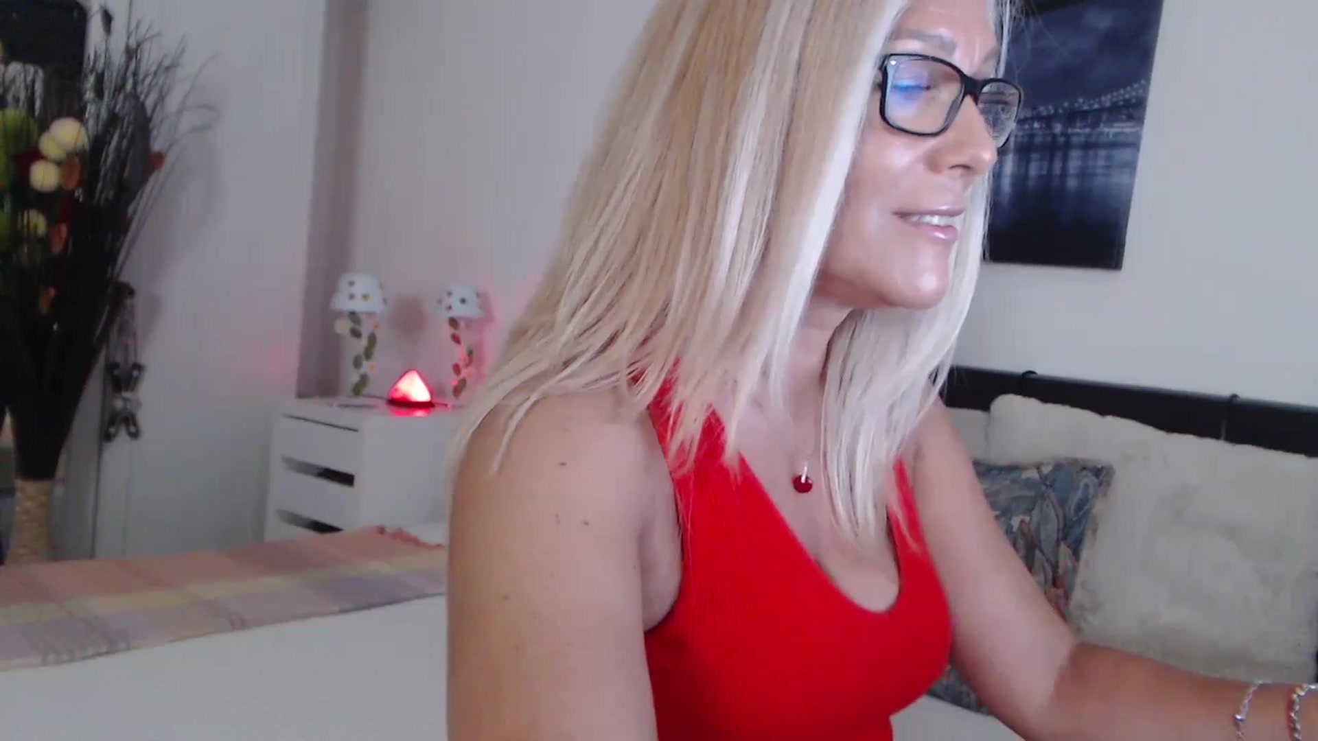 Gallery image thumbnail from Reeya71's myfreecams stream on, 06/21/2024, 22:27 image 14 of 20