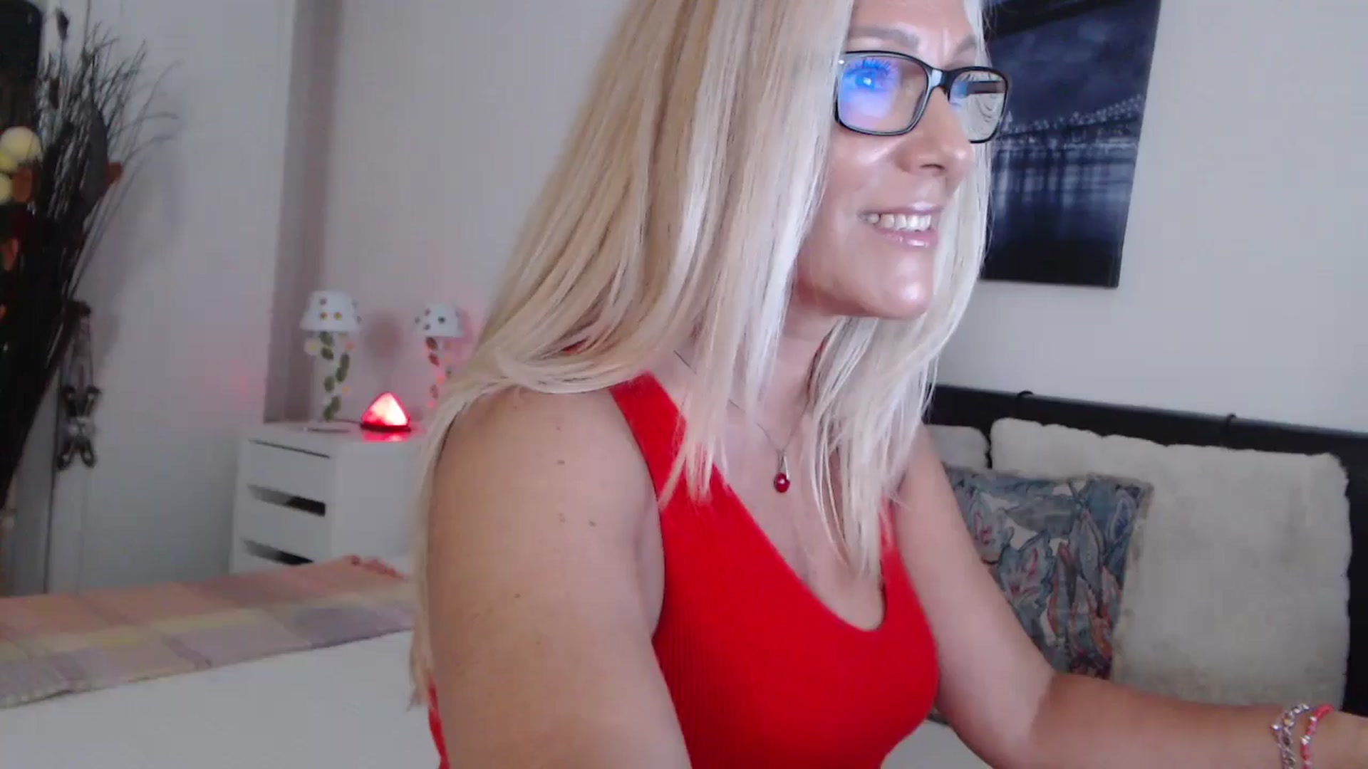Gallery image thumbnail from Reeya71's myfreecams stream on, 06/21/2024, 23:09 image 7 of 20