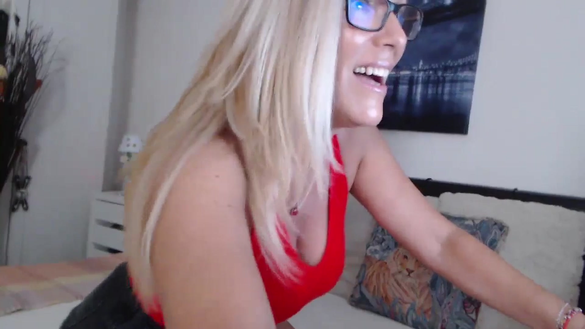 Gallery image thumbnail from Reeya71's myfreecams stream on, 06/22/2024, 02:44 image 18 of 20