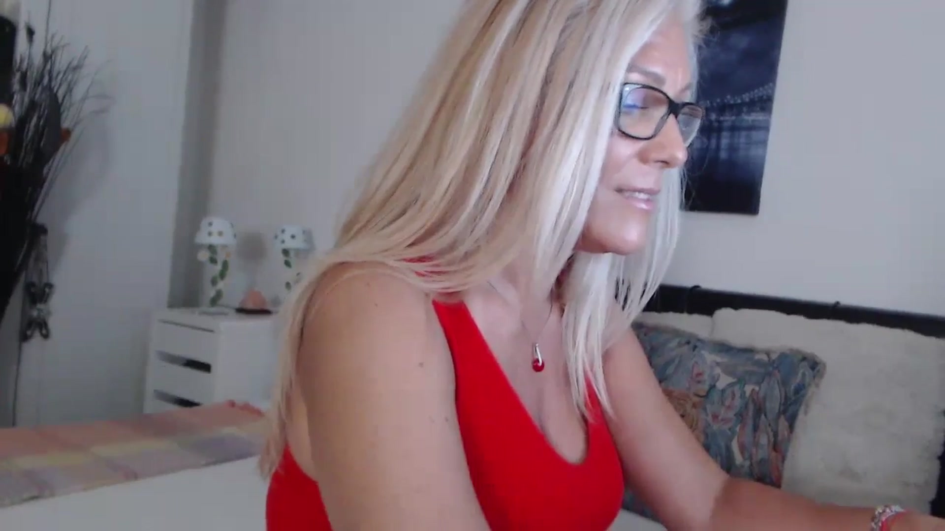 Gallery image thumbnail from Reeya71's myfreecams stream on, 06/22/2024, 02:44 image 4 of 20