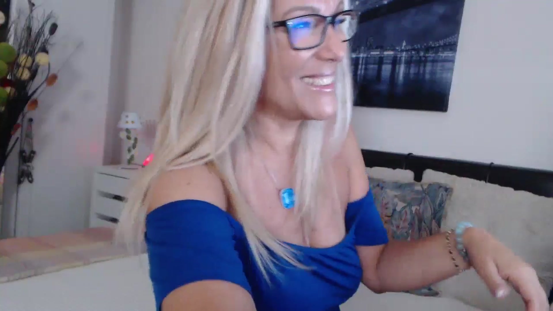 Gallery image thumbnail from Reeya71's myfreecams stream on, 06/28/2024, 02:38 image 14 of 20