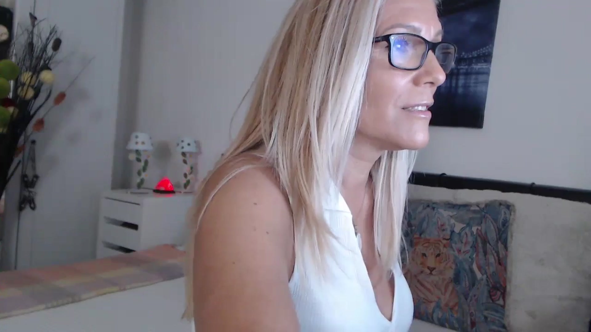 Gallery image thumbnail from Reeya71's myfreecams stream on, 06/29/2024, 02:38 image 19 of 20