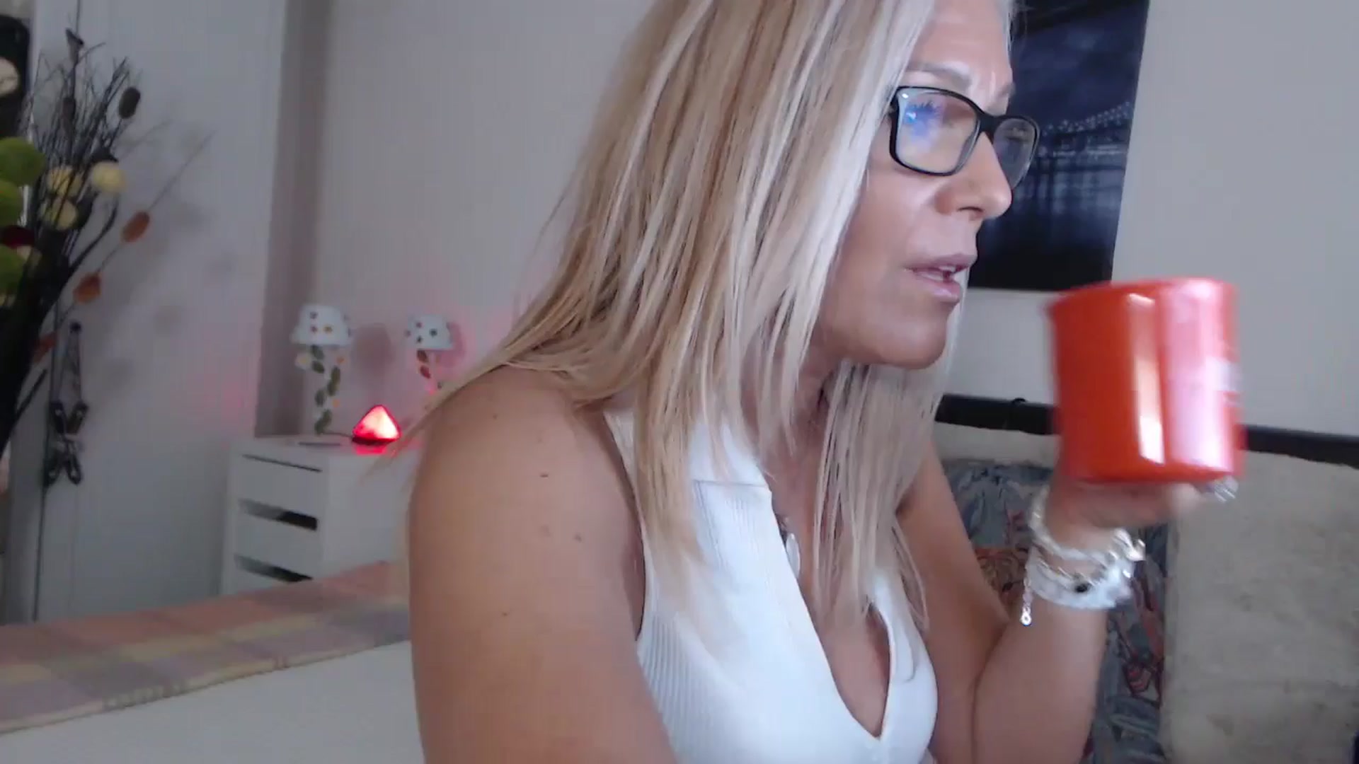 Gallery image thumbnail from Reeya71's myfreecams stream on, 06/29/2024, 02:38 image 7 of 20