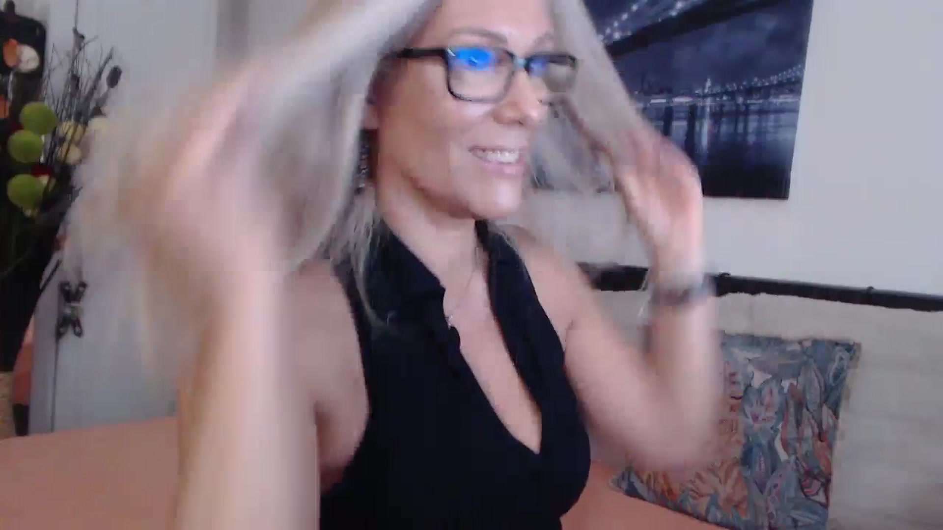 Gallery image thumbnail from Reeya71's myfreecams stream on, 07/06/2024, 05:52 image 13 of 20