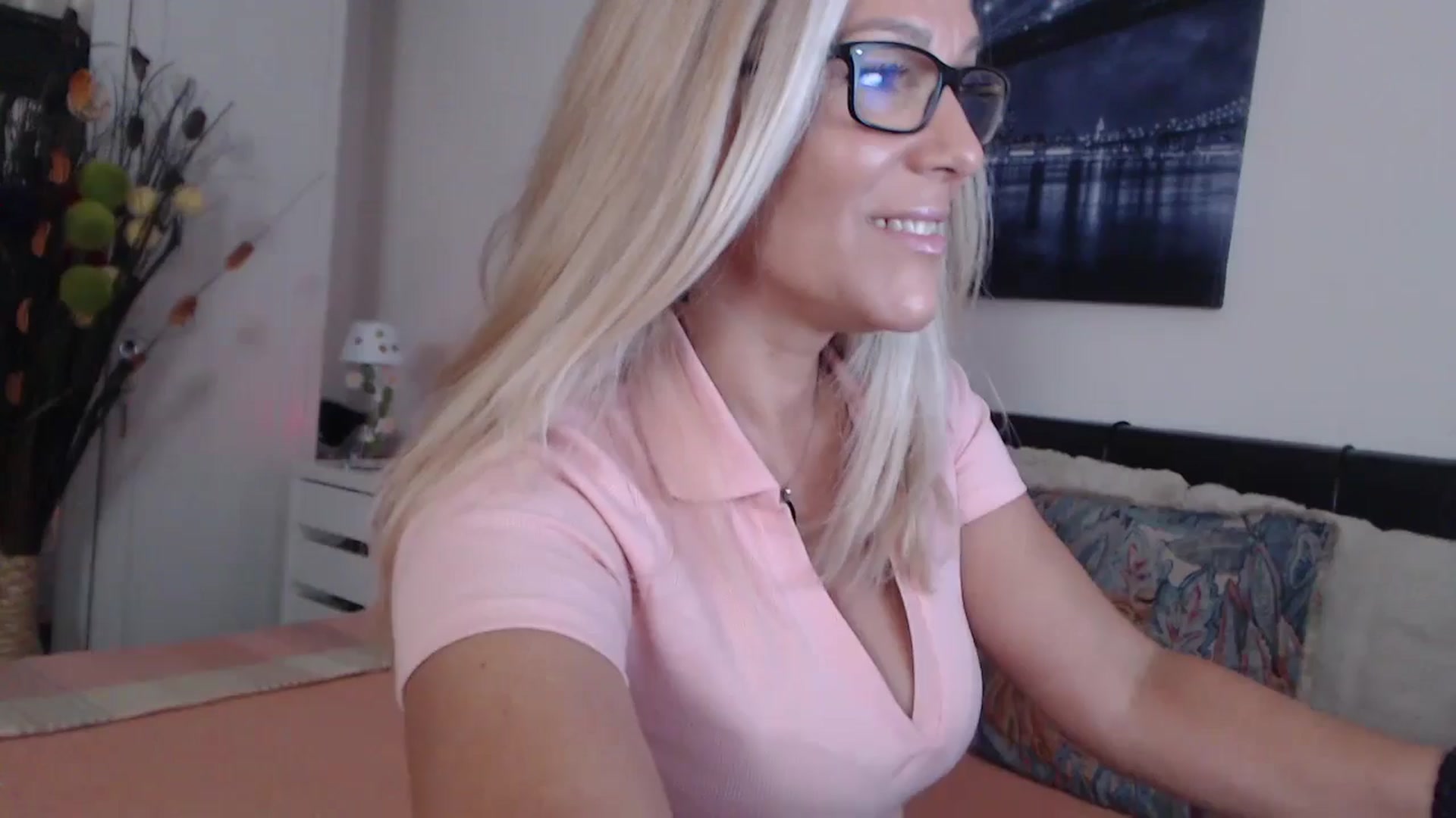 Gallery image thumbnail from Reeya71's myfreecams stream on, 07/13/2024, 03:34 image 7 of 20
