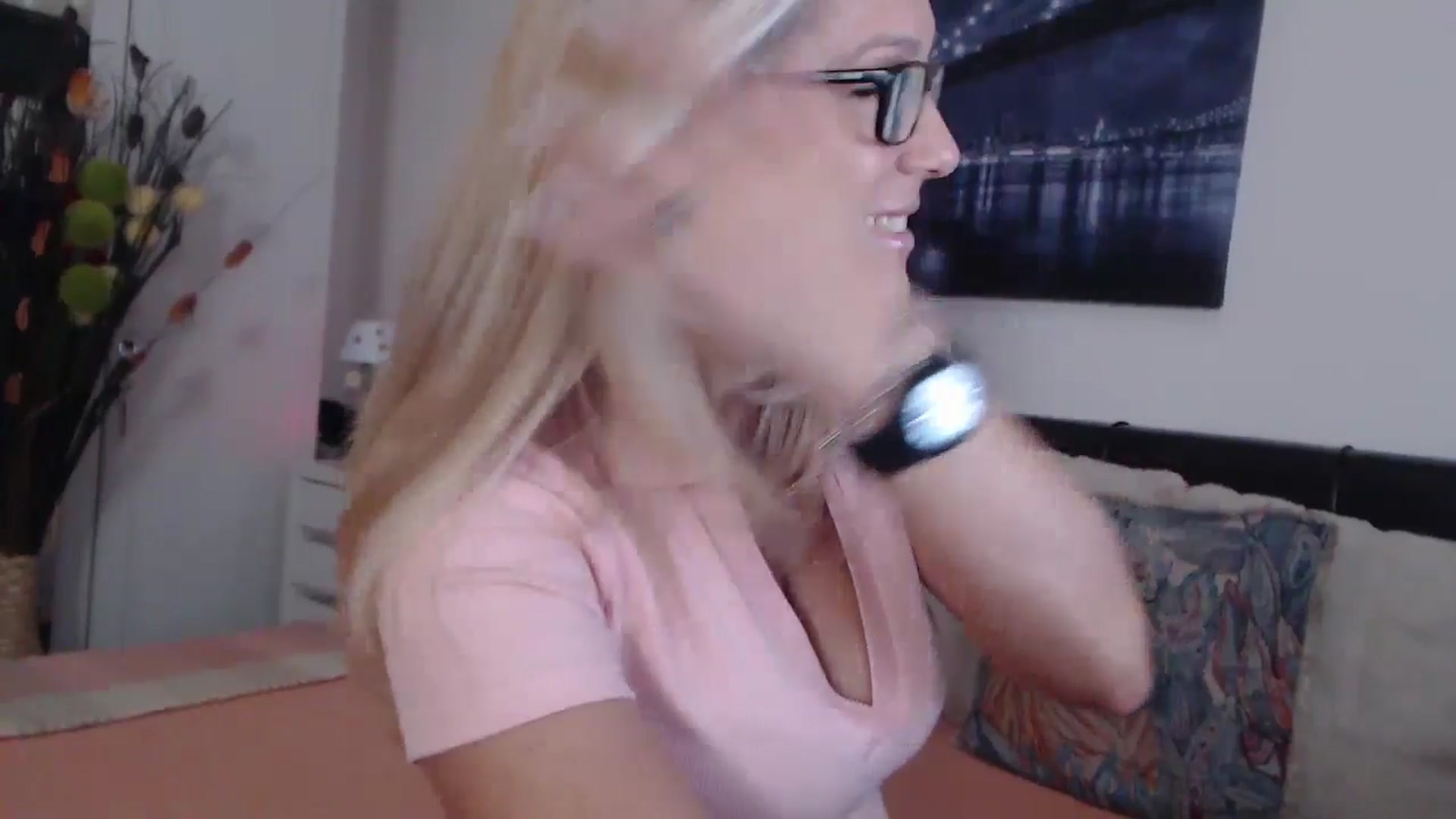 Gallery image thumbnail from Reeya71's myfreecams stream on, 07/13/2024, 03:34 image 6 of 20