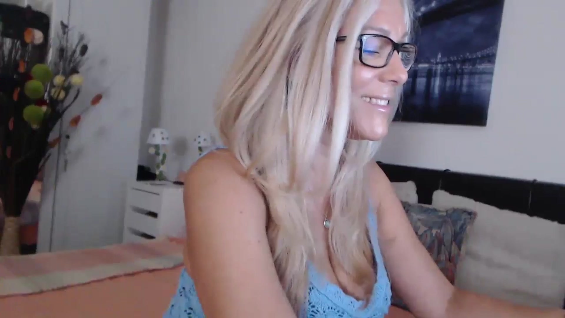 Gallery image thumbnail from Reeya71's myfreecams stream on, 07/16/2024, 01:47 image 17 of 20