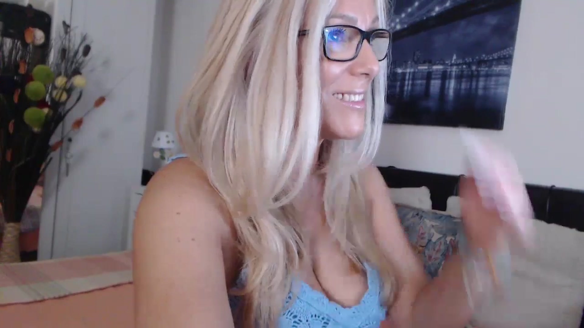 Gallery image thumbnail from Reeya71's myfreecams stream on, 07/16/2024, 01:47 image 11 of 20