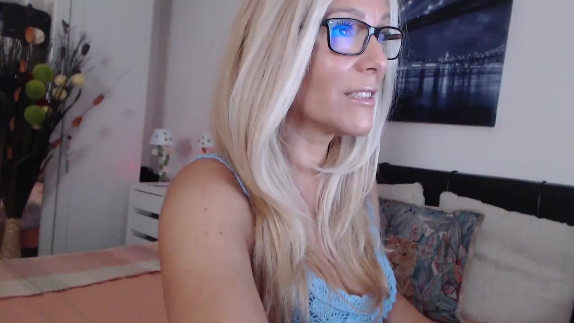 Gallery image thumbnail from Reeya71's myfreecams stream on, 07/16/2024, 01:47 image 1 of 20