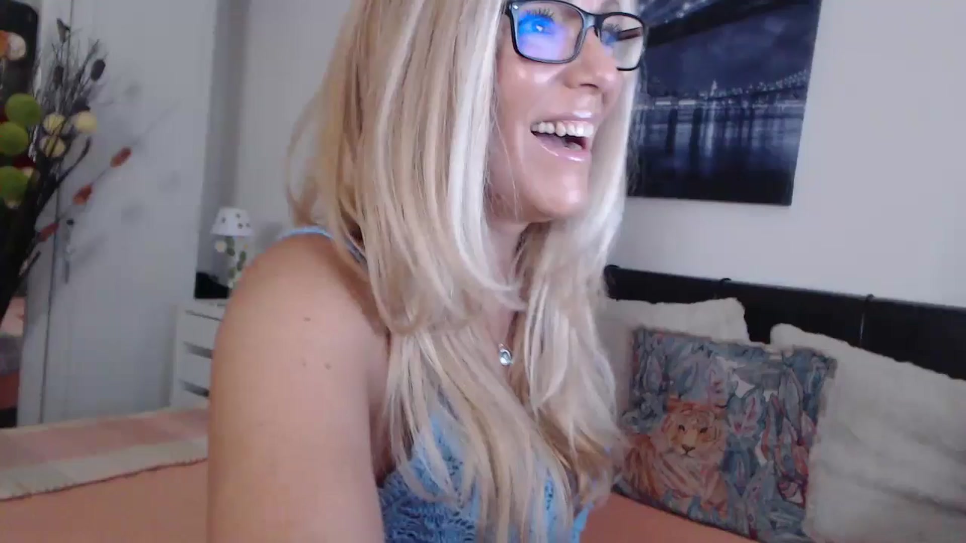 Gallery image thumbnail from Reeya71's myfreecams stream on, 07/16/2024, 02:57 image 1 of 20