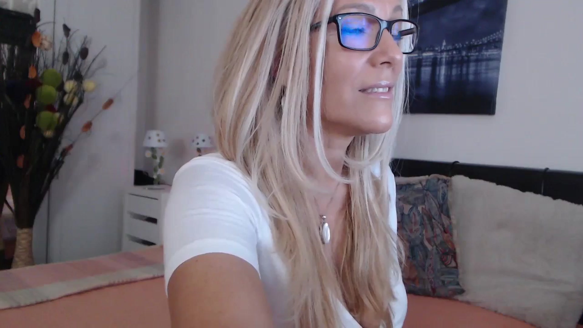 Gallery image thumbnail from Reeya71's myfreecams stream on, 07/17/2024, 05:11 image 14 of 20