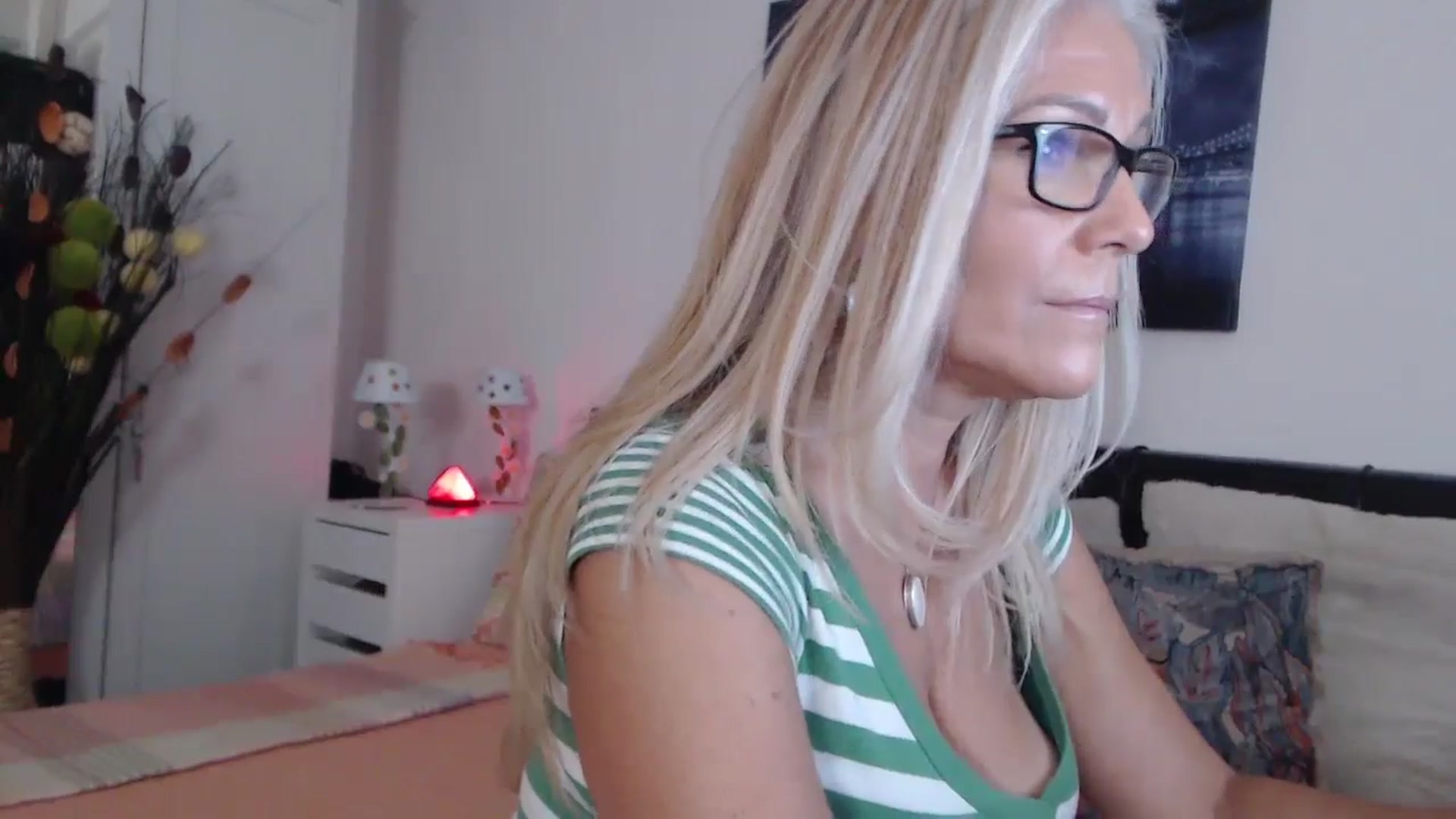 Gallery image thumbnail from Reeya71's myfreecams stream on, 07/18/2024, 05:53 image 2 of 20