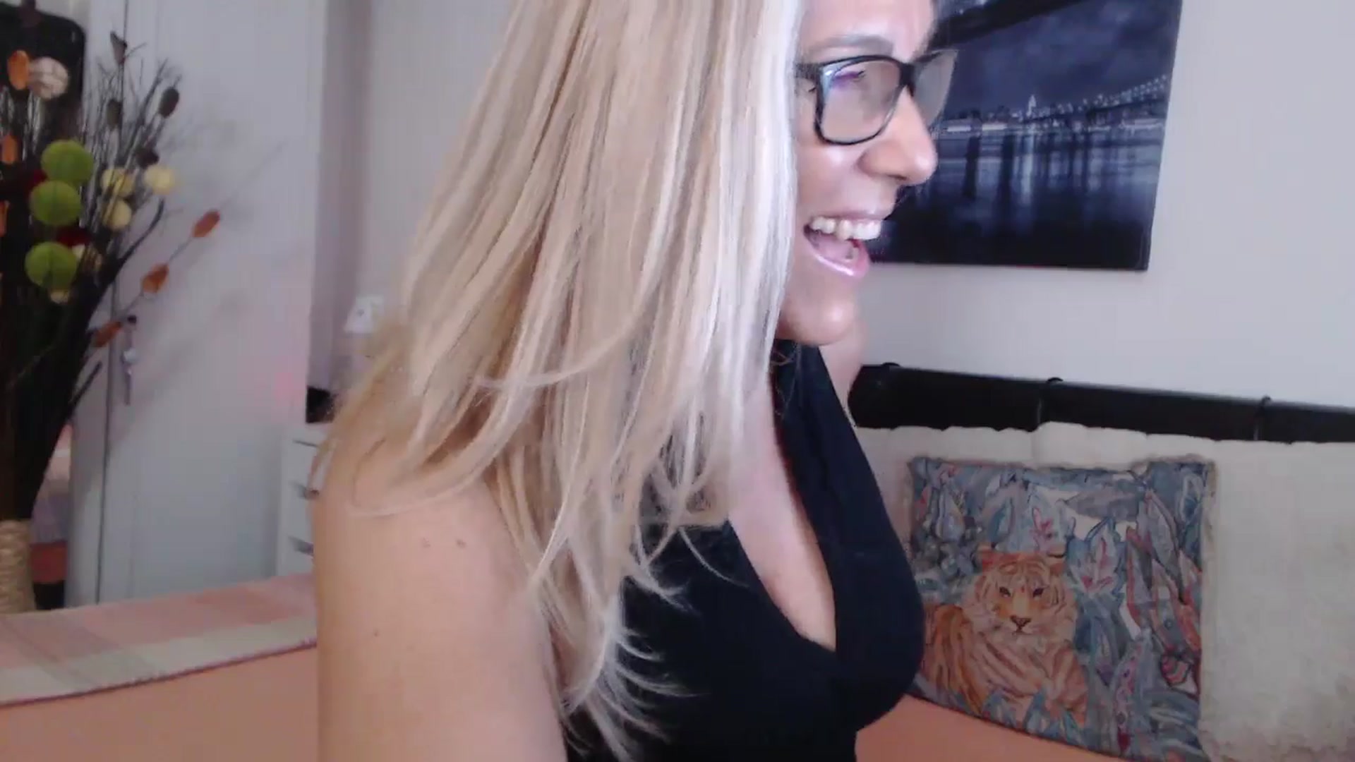 Gallery image thumbnail from Reeya71's myfreecams stream on, 07/22/2024, 03:35 image 20 of 20