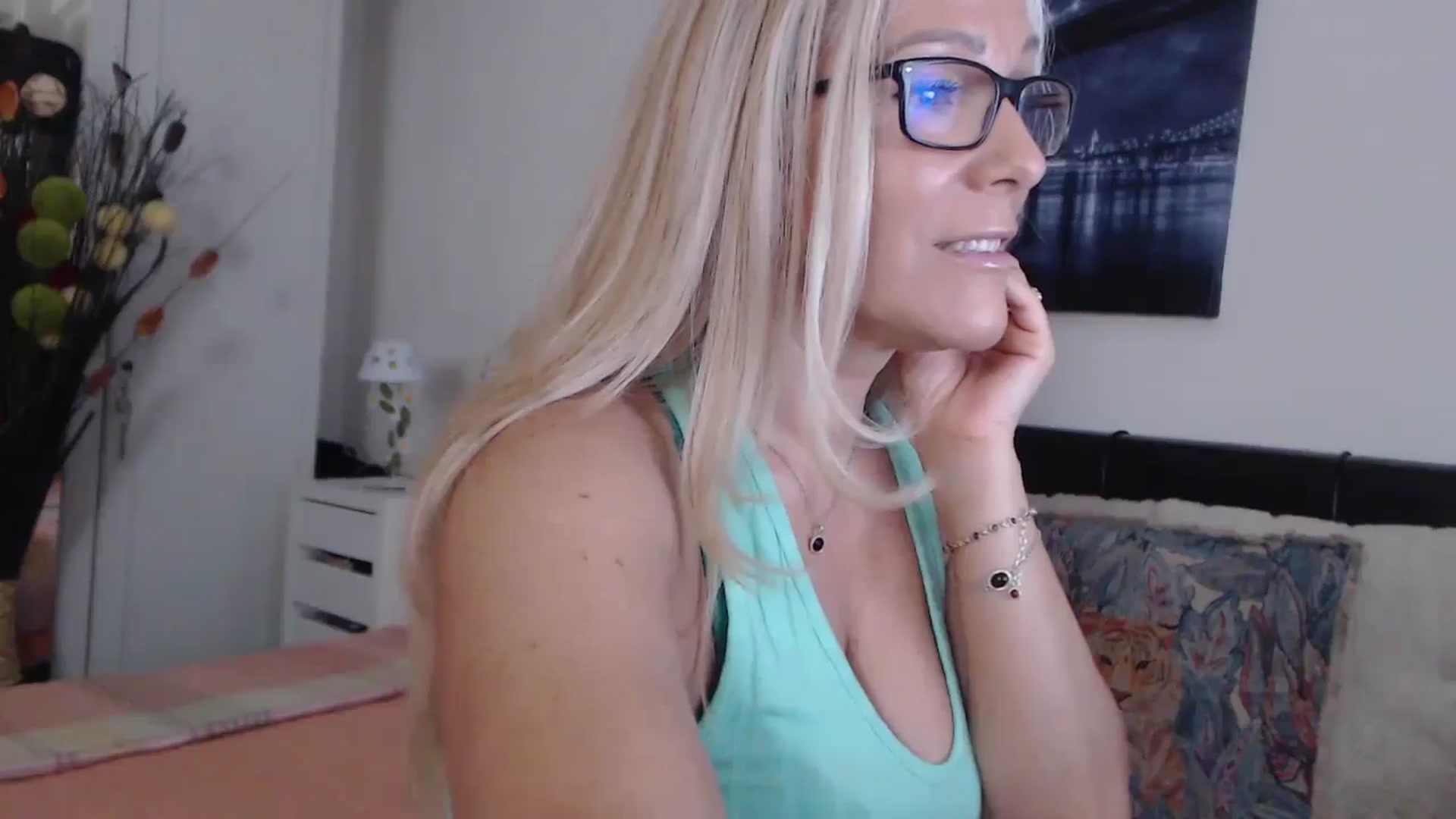 Gallery image thumbnail from Reeya71's myfreecams stream on, 07/23/2024, 02:11 image 19 of 20