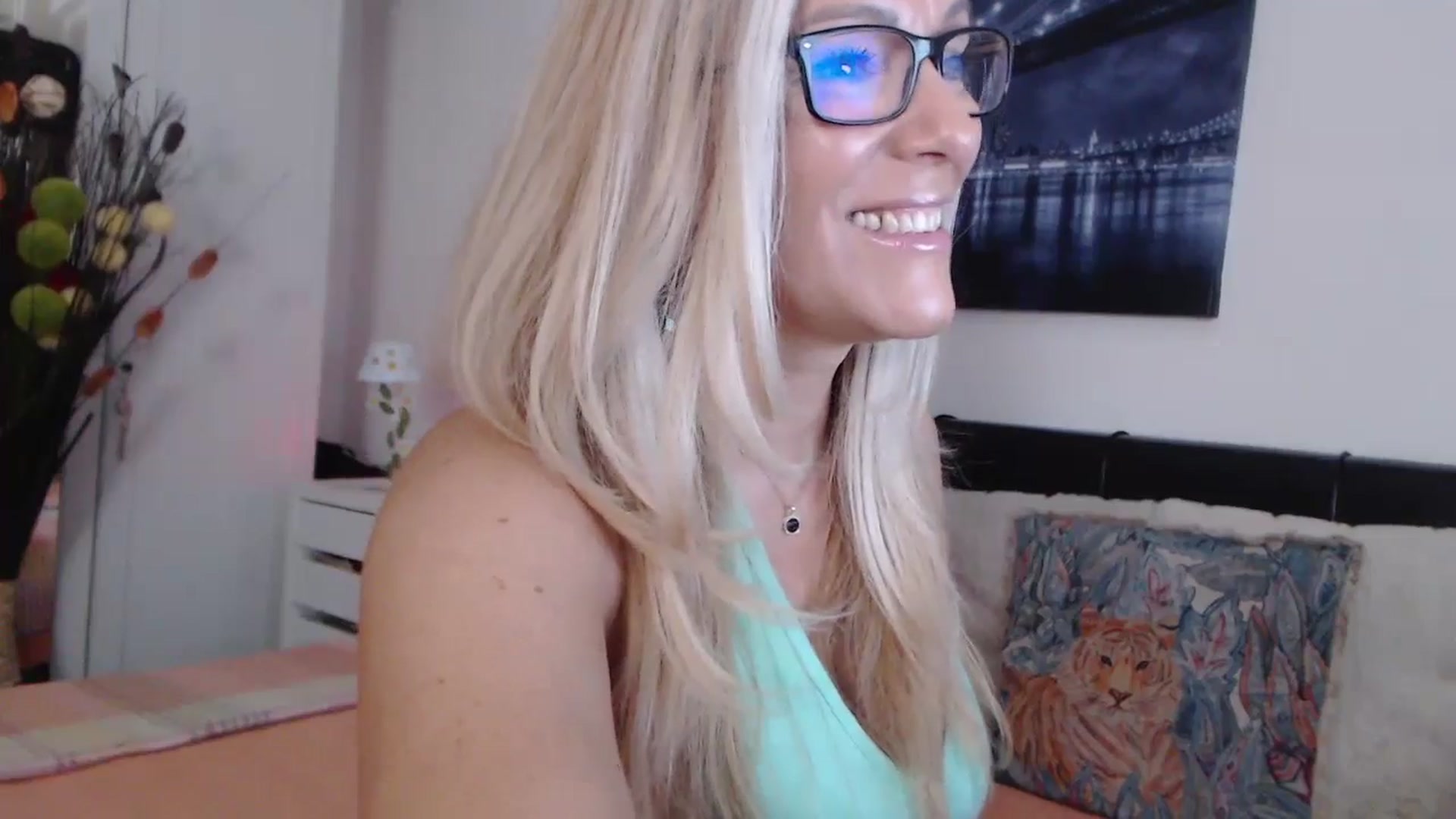 Gallery image thumbnail from Reeya71's myfreecams stream on, 07/23/2024, 03:16 image 7 of 20