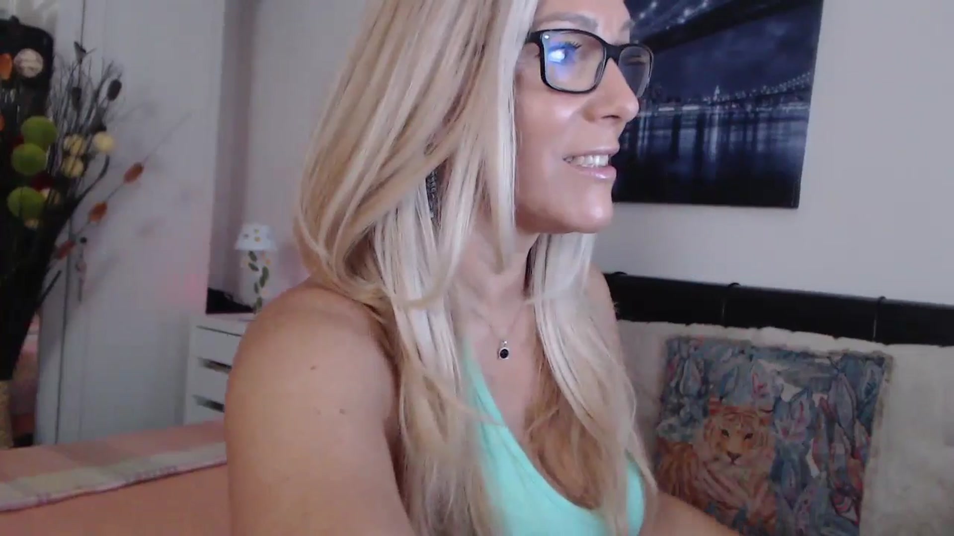Gallery image thumbnail from Reeya71's myfreecams stream on, 07/23/2024, 03:16 image 3 of 20