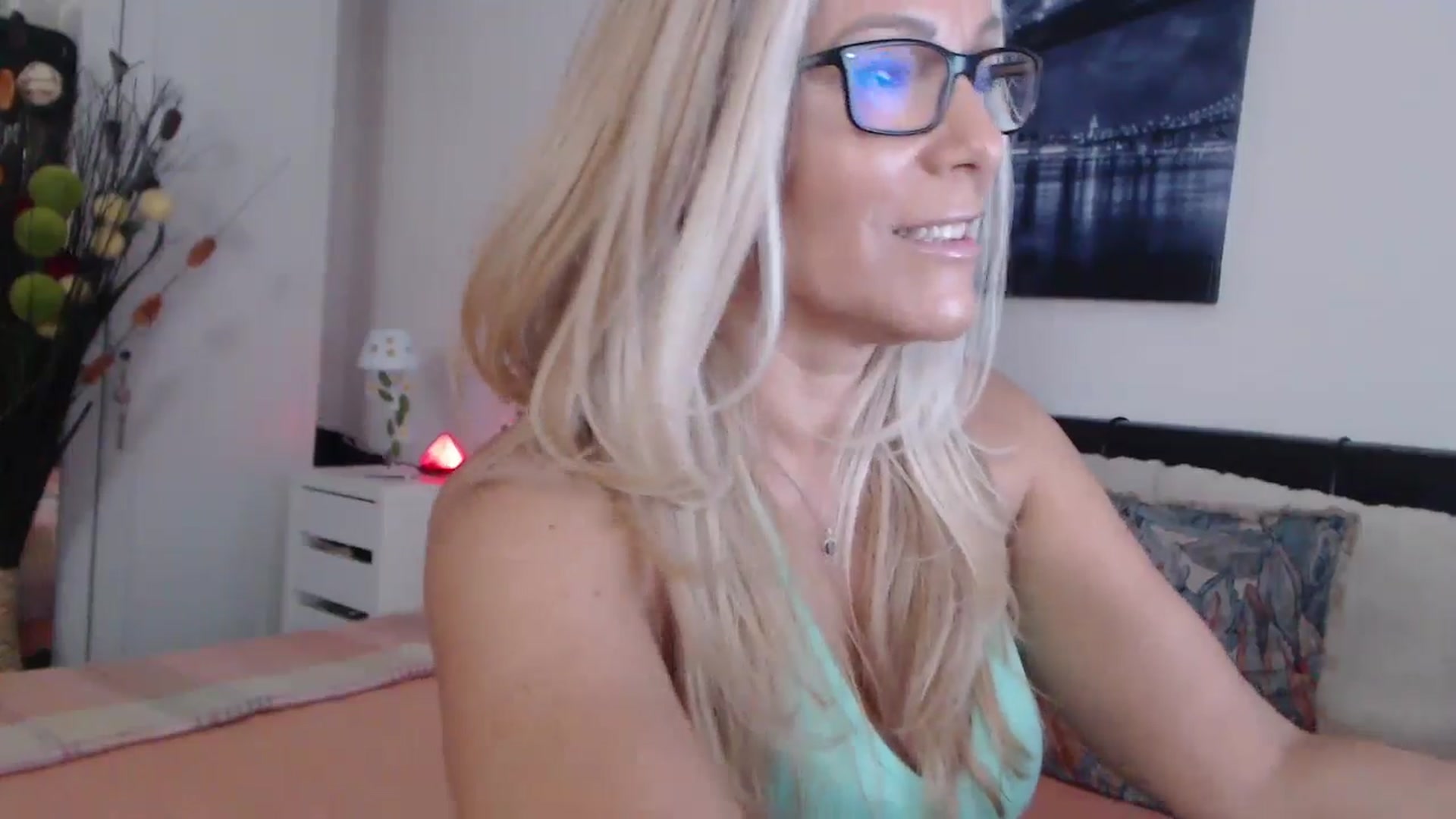 Gallery image thumbnail from Reeya71's myfreecams stream on, 07/23/2024, 04:19 image 17 of 20