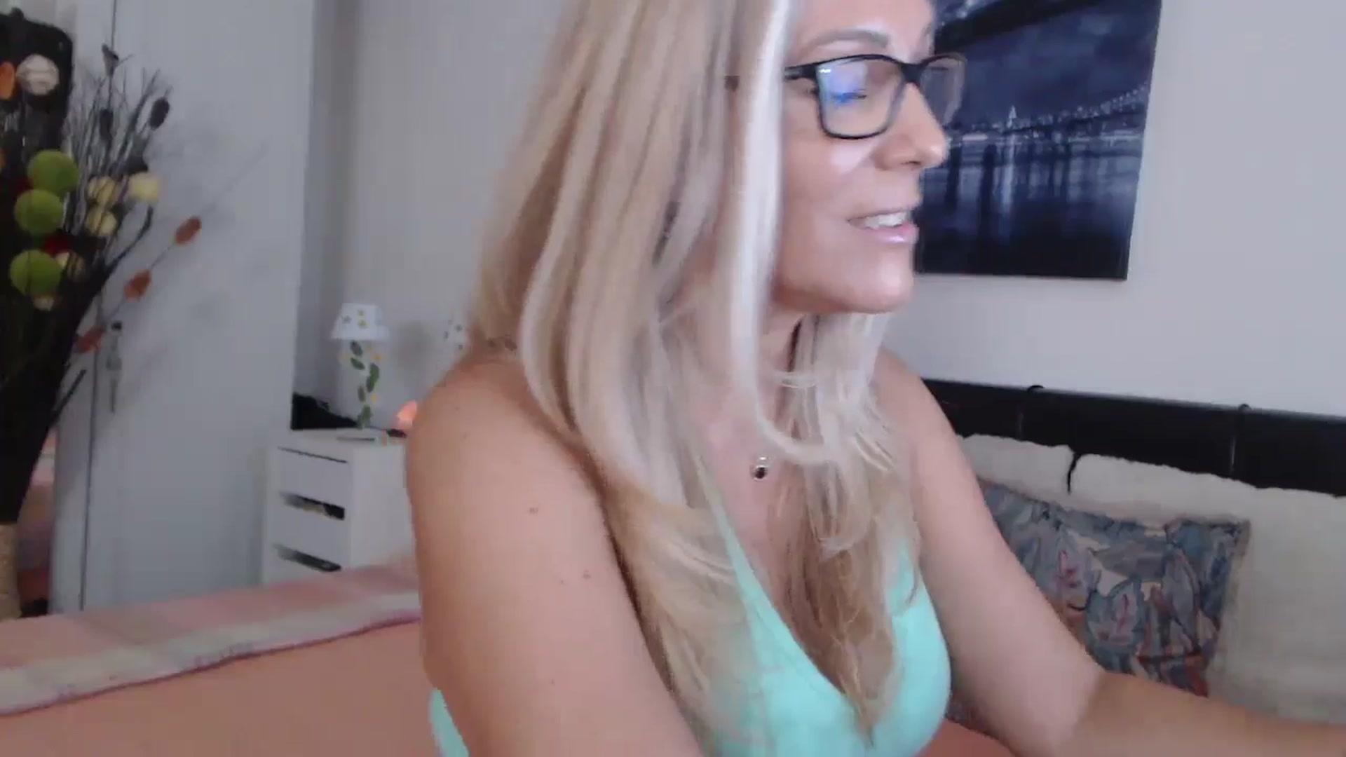 Gallery image thumbnail from Reeya71's myfreecams stream on, 07/23/2024, 06:11 image 10 of 20
