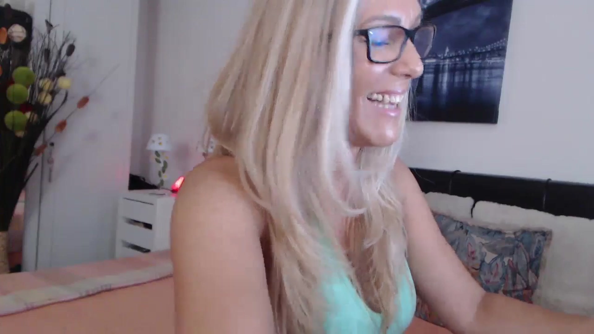 Gallery image thumbnail from Reeya71's myfreecams stream on, 07/23/2024, 06:11 image 9 of 20