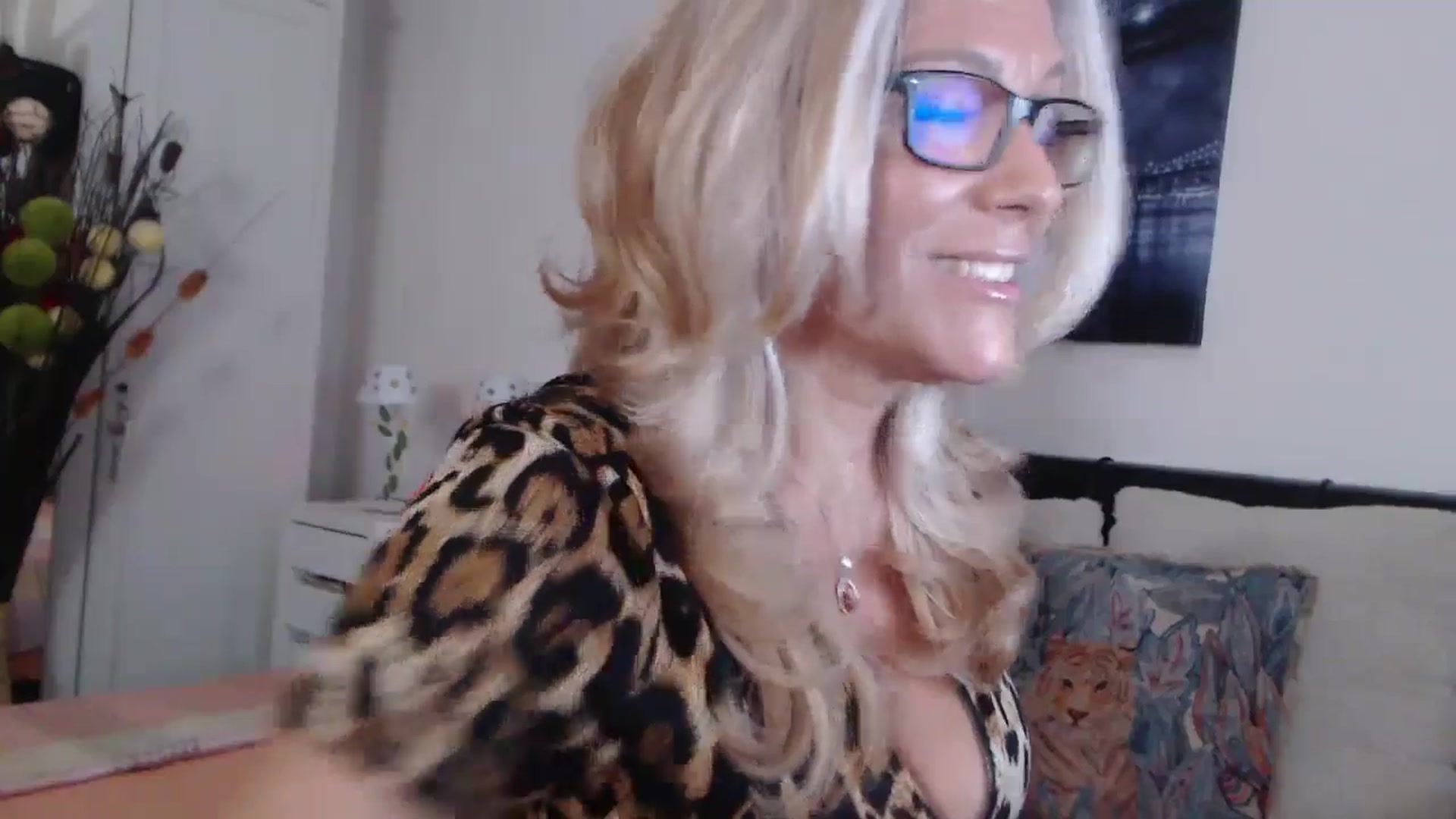 Gallery image thumbnail from Reeya71's myfreecams stream on, 07/25/2024, 03:05 image 8 of 20