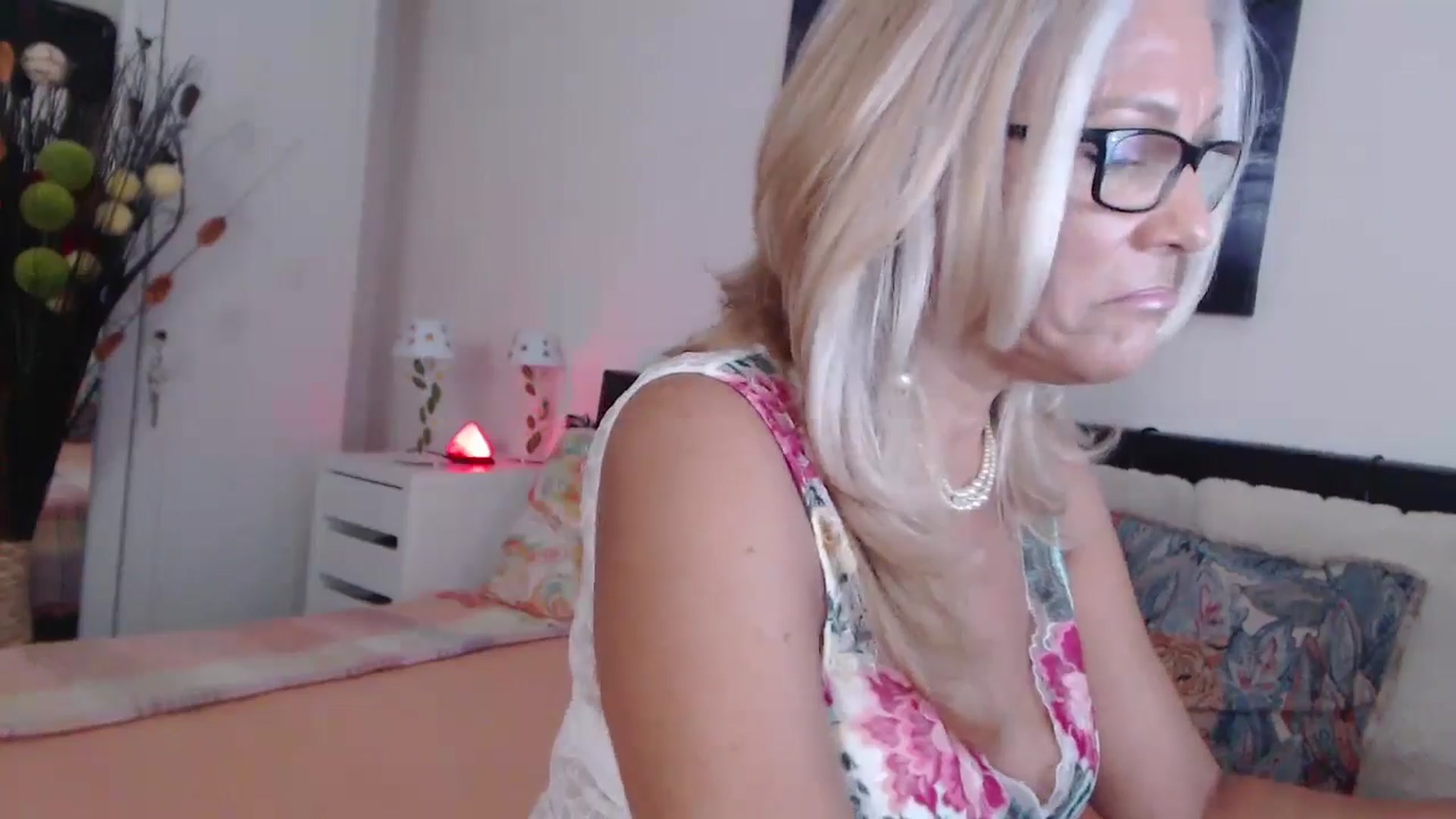 Gallery image thumbnail from Reeya71's myfreecams stream on, 07/26/2024, 06:23 image 16 of 20