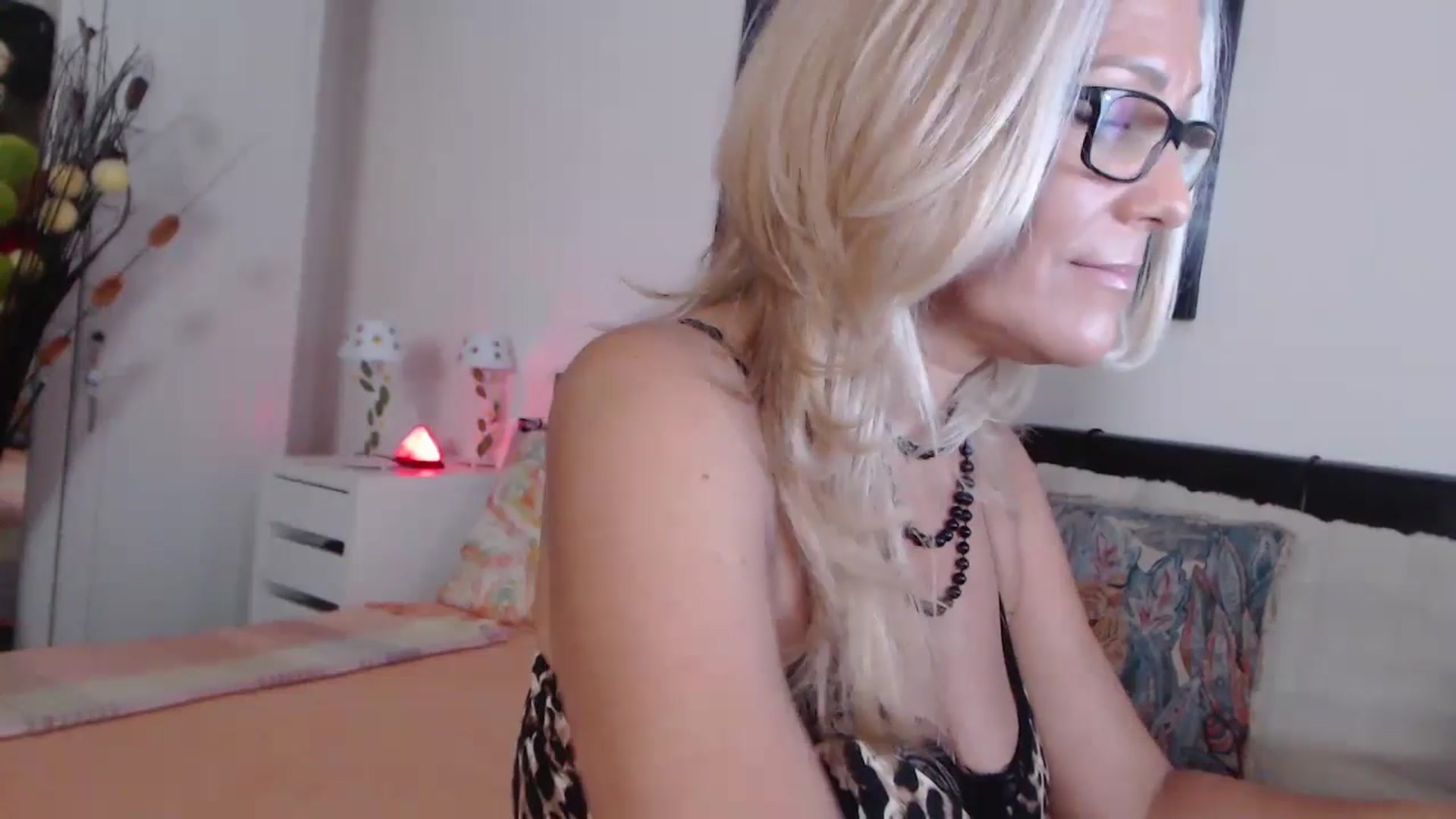 Gallery image thumbnail from Reeya71's myfreecams stream on, 07/27/2024, 01:20 image 2 of 20