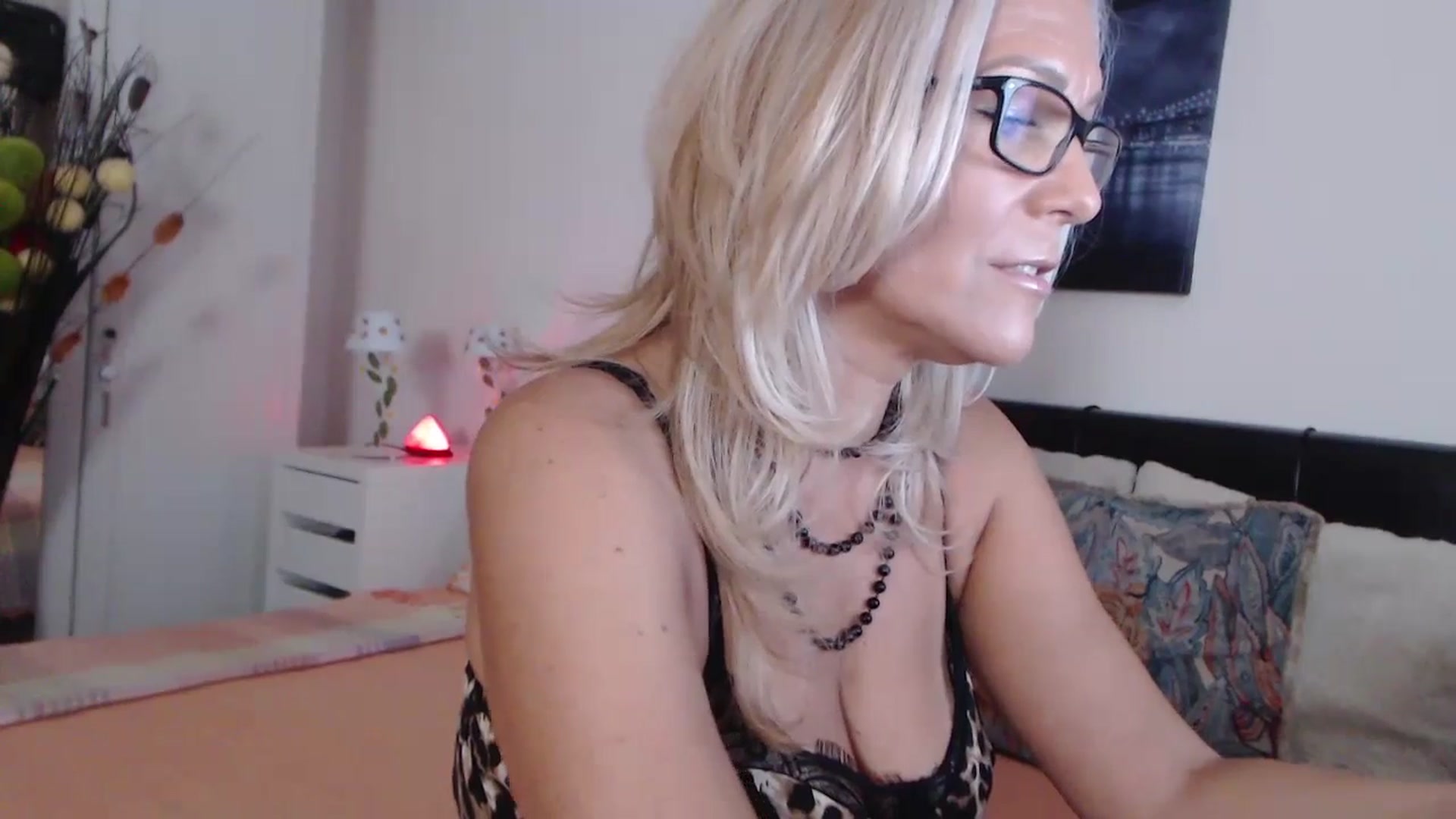 Gallery image thumbnail from Reeya71's myfreecams stream on, 07/27/2024, 02:52 image 7 of 20