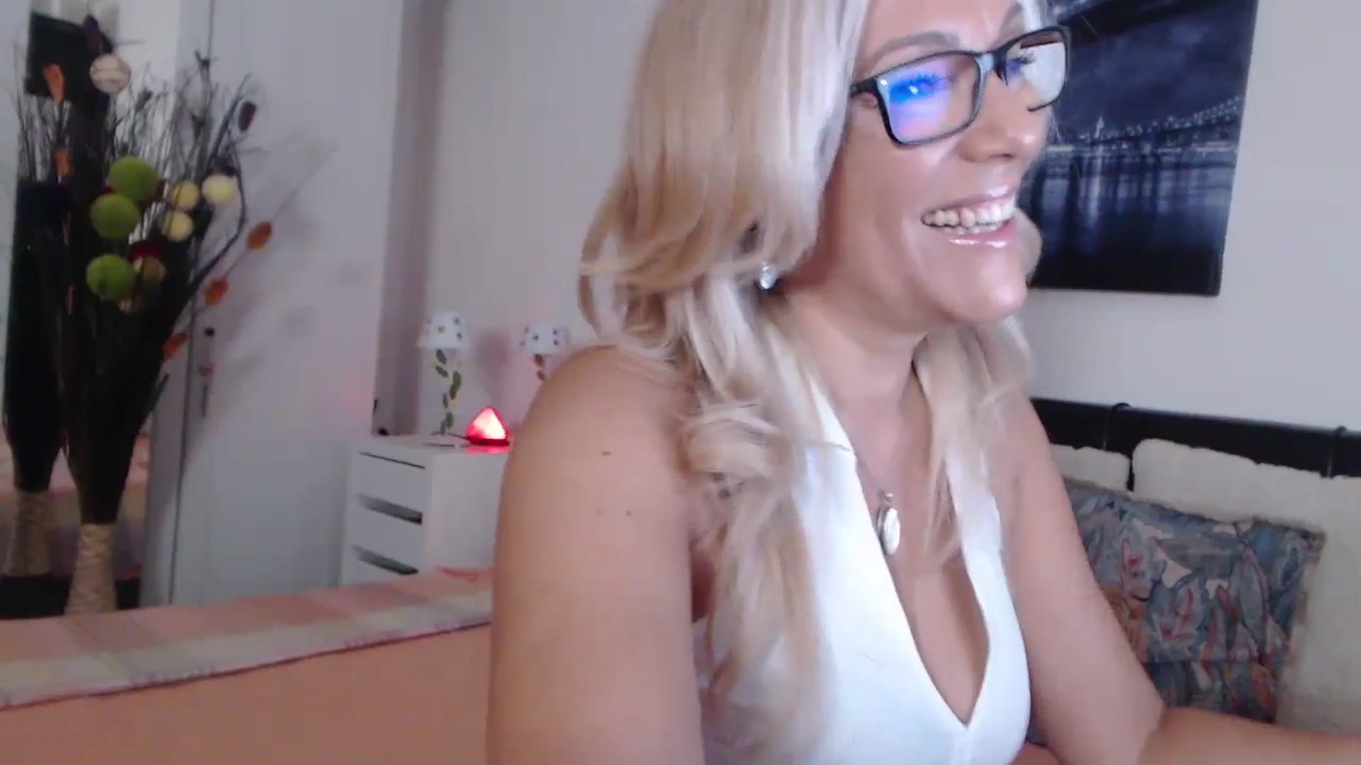 Gallery image thumbnail from Reeya71's myfreecams stream on, 07/30/2024, 03:02 image 15 of 20