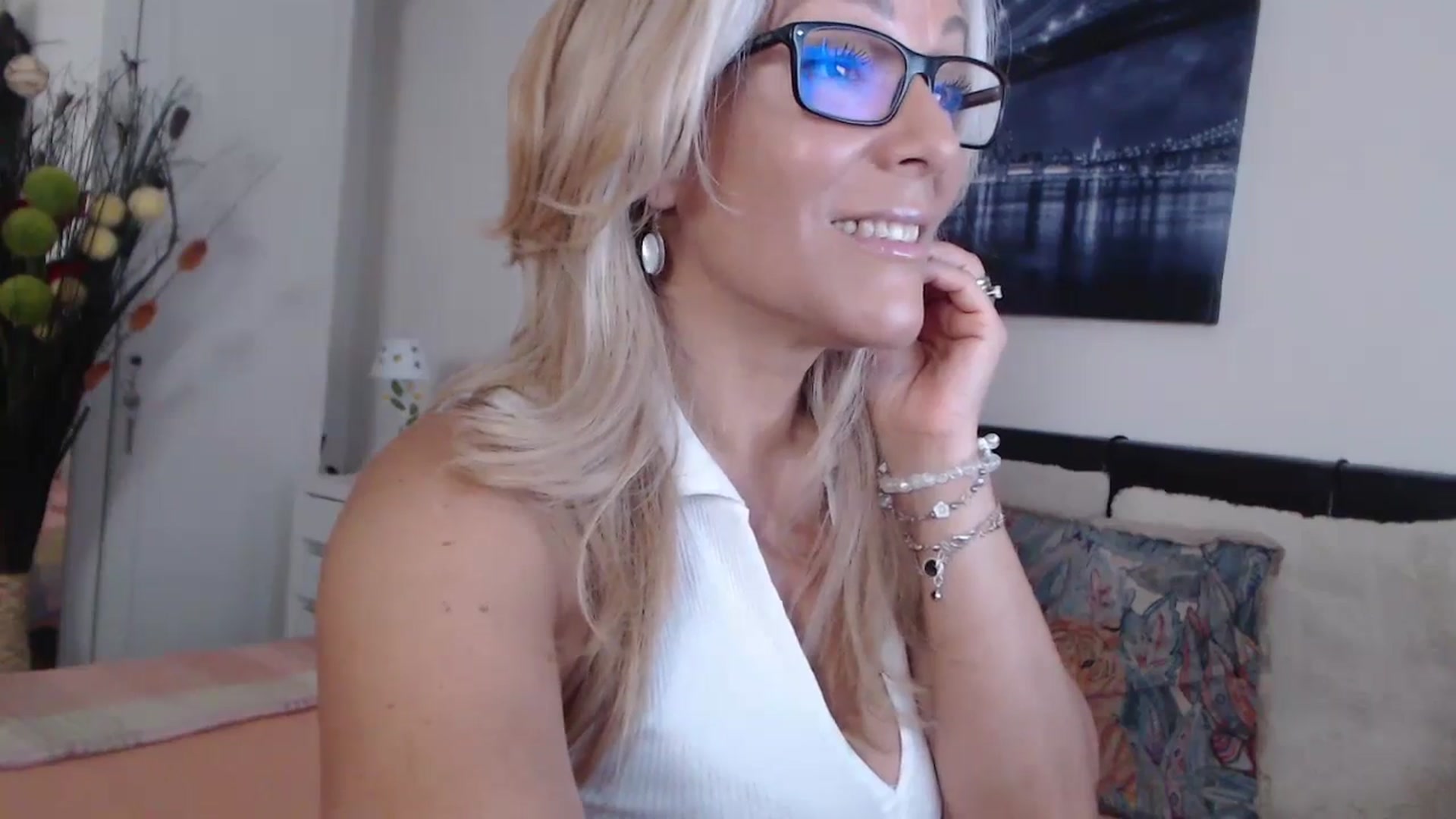 Gallery image thumbnail from Reeya71's myfreecams stream on, 07/30/2024, 06:21 image 7 of 20
