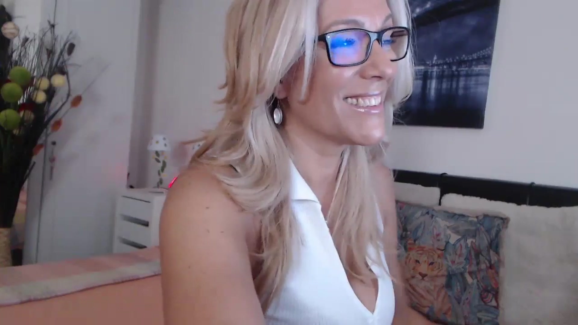 Gallery image thumbnail from Reeya71's myfreecams stream on, 07/30/2024, 06:21 image 20 of 20