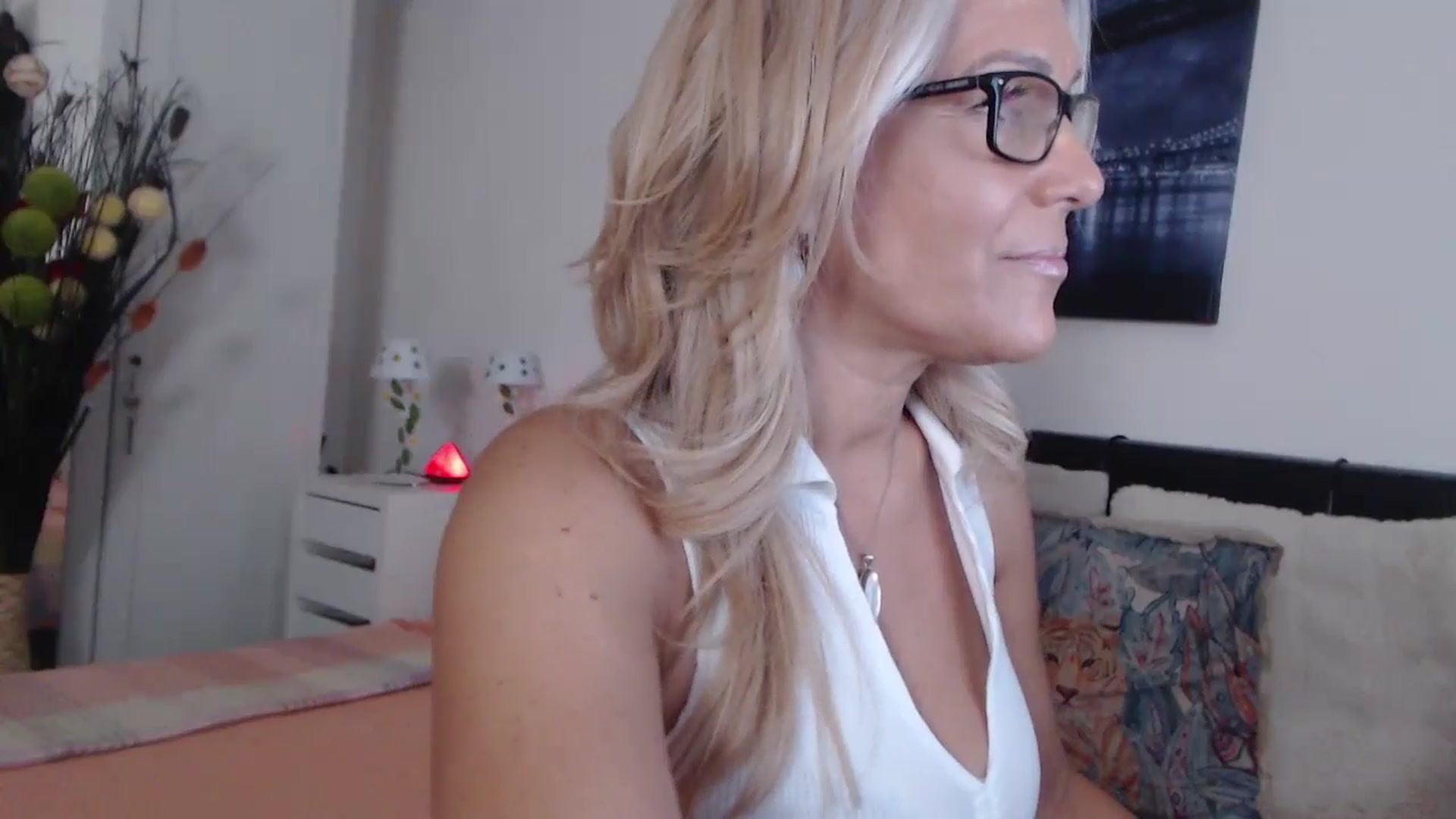 Gallery image thumbnail from Reeya71's myfreecams stream on, 07/30/2024, 06:21 image 4 of 20