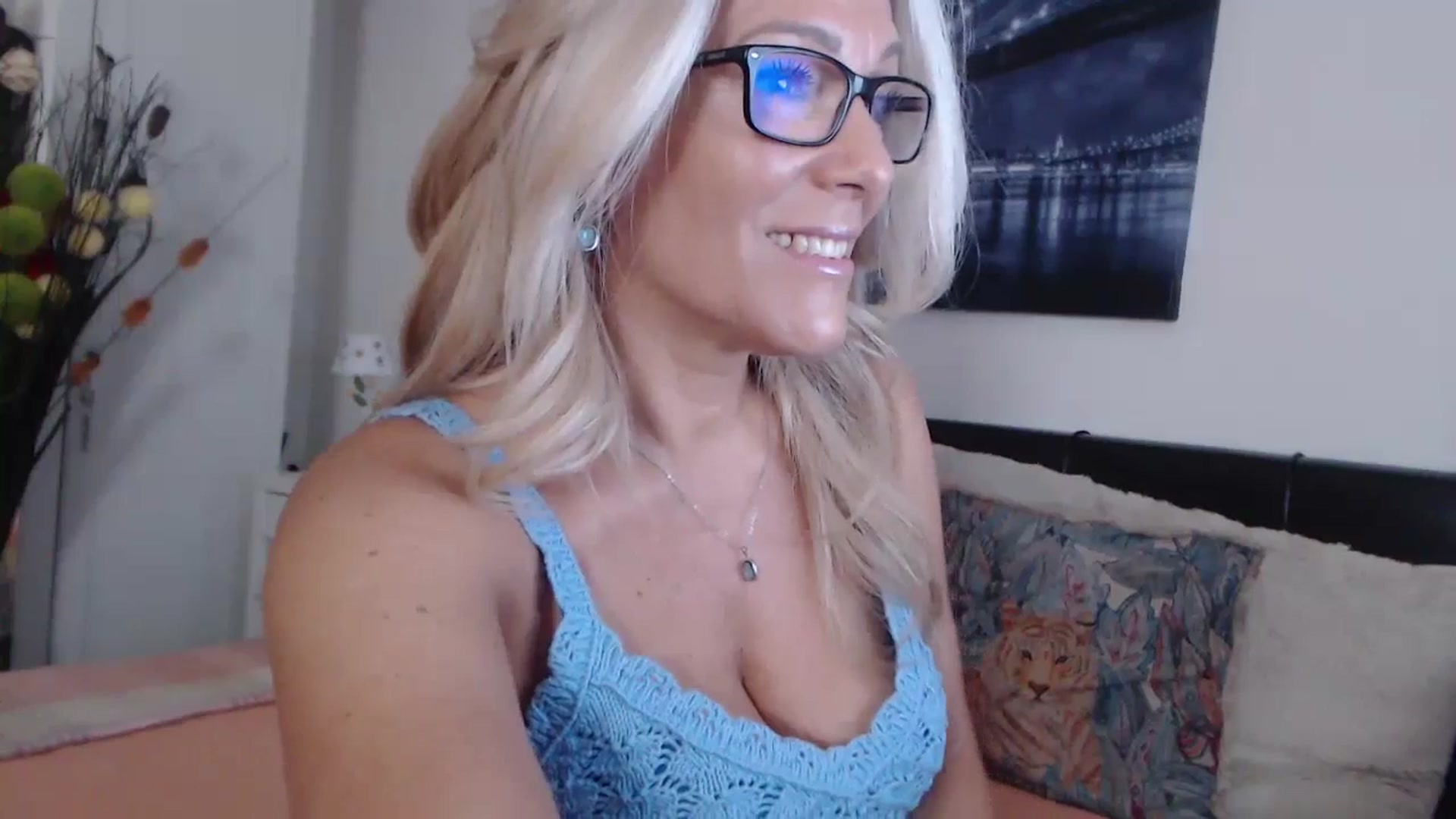 Gallery image thumbnail from Reeya71's myfreecams stream on, 07/31/2024, 04:26 image 4 of 20