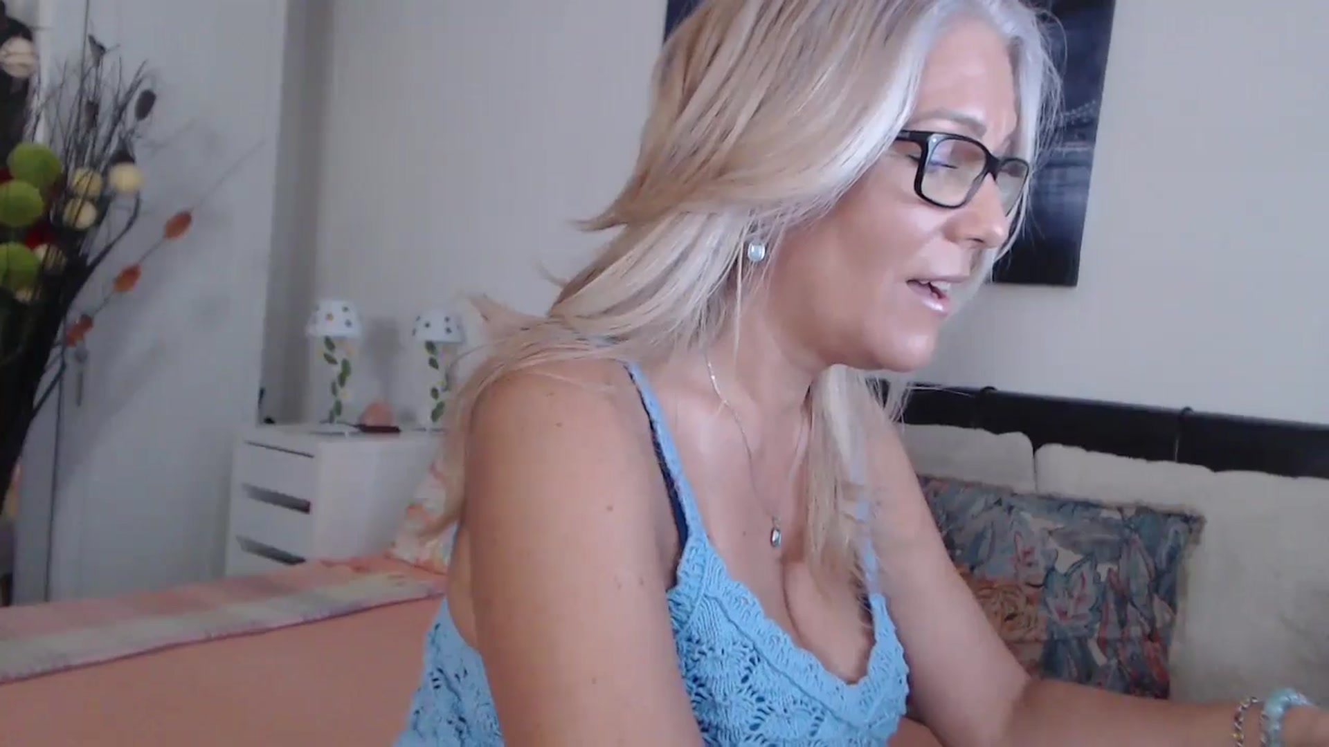 Gallery image thumbnail from Reeya71's myfreecams stream on, 07/31/2024, 05:51 image 12 of 20