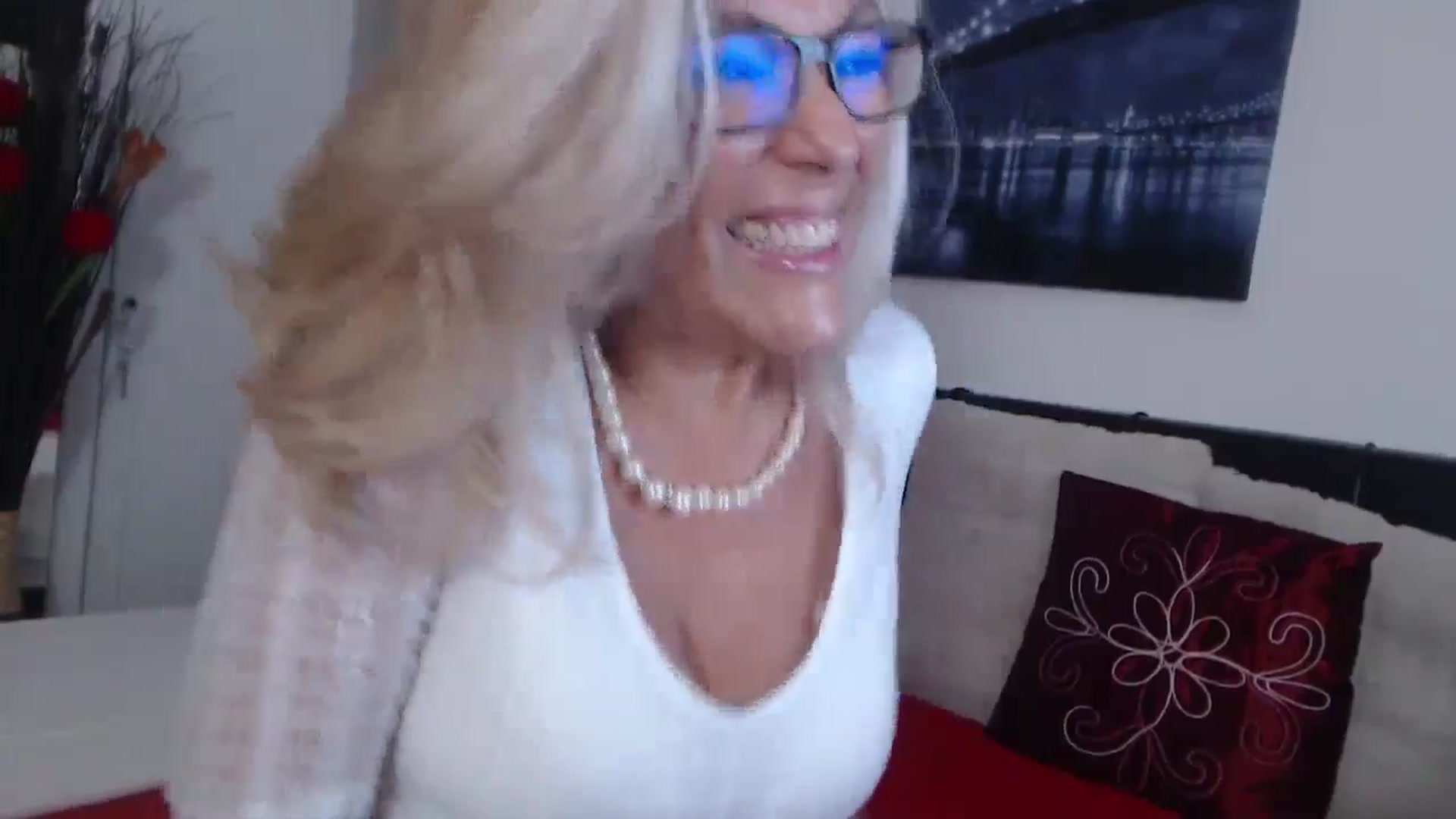 Gallery image thumbnail from Reeya71's myfreecams stream on, 08/05/2024, 03:07 image 16 of 20