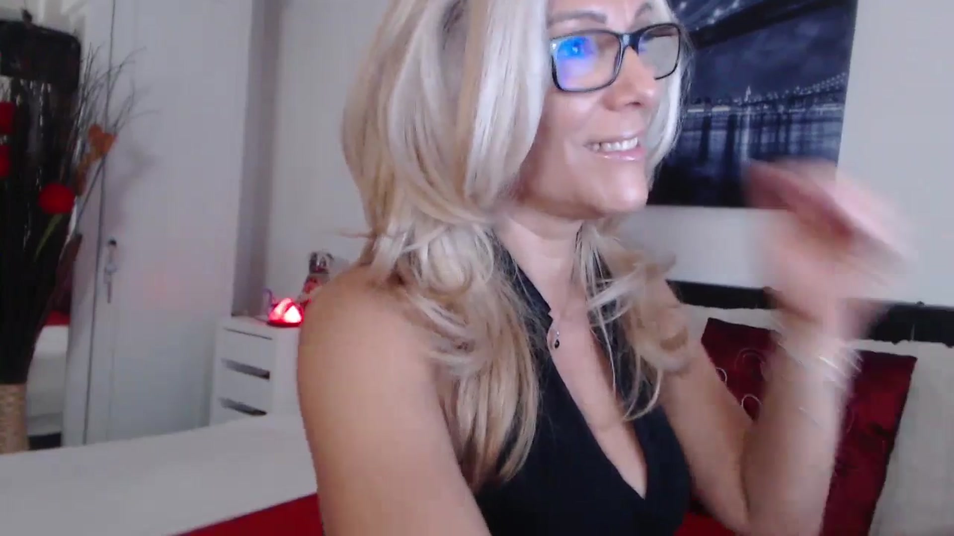 Gallery image thumbnail from Reeya71's myfreecams stream on, 08/06/2024, 03:52 image 19 of 20