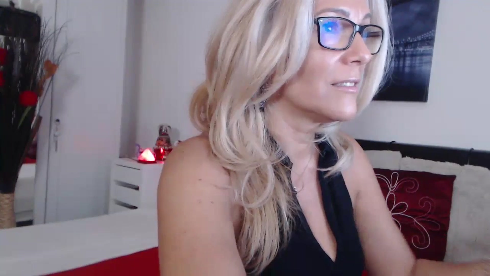 Gallery image thumbnail from Reeya71's myfreecams stream on, 08/06/2024, 06:11 image 5 of 20