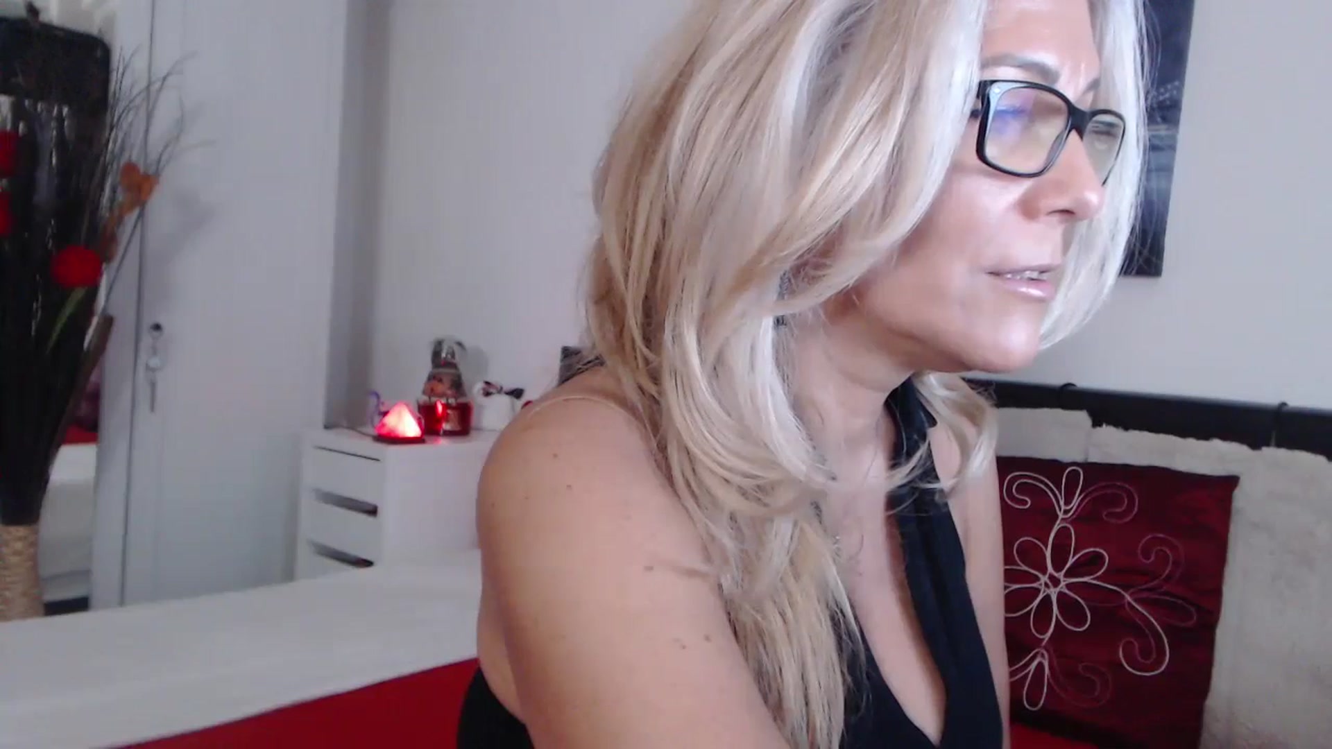 Gallery image thumbnail from Reeya71's myfreecams stream on, 08/06/2024, 06:11 image 2 of 20