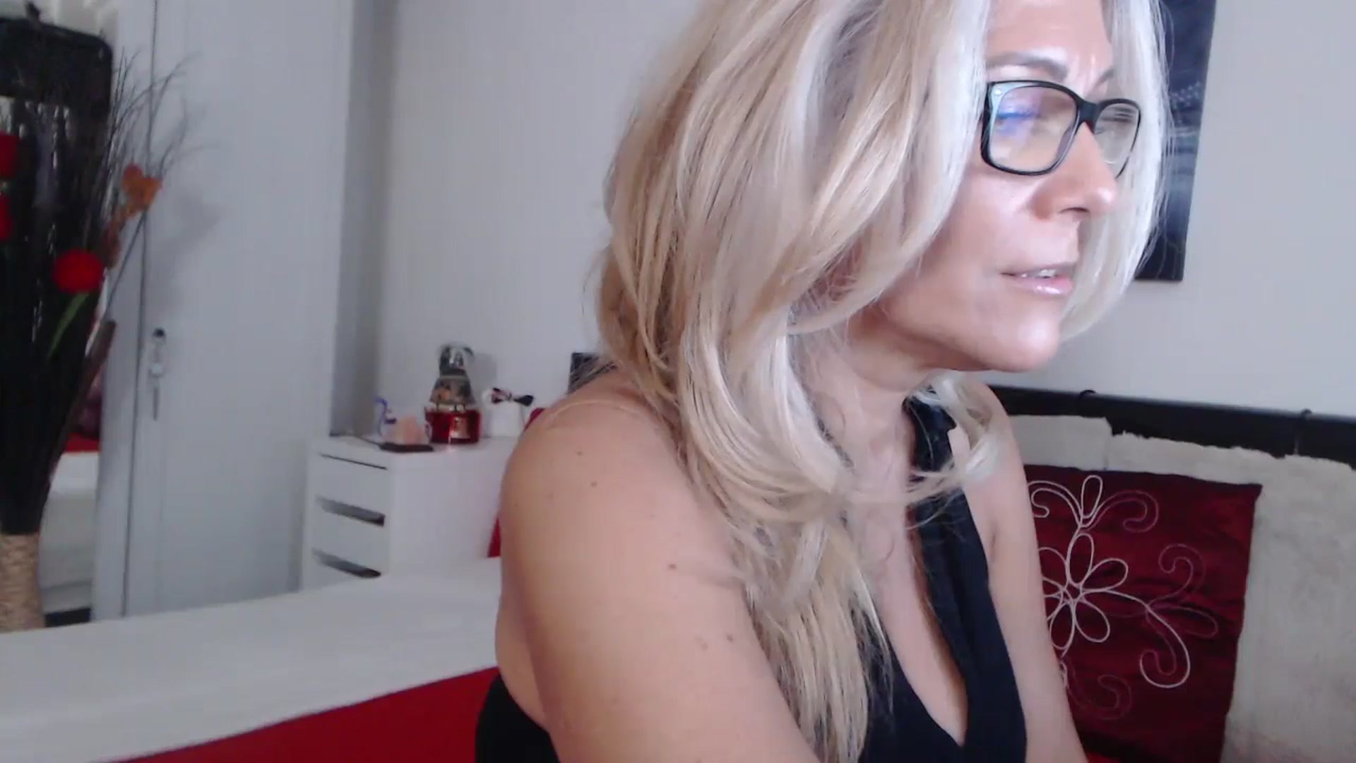 Gallery image thumbnail from Reeya71's myfreecams stream on, 08/06/2024, 06:11 image 3 of 20