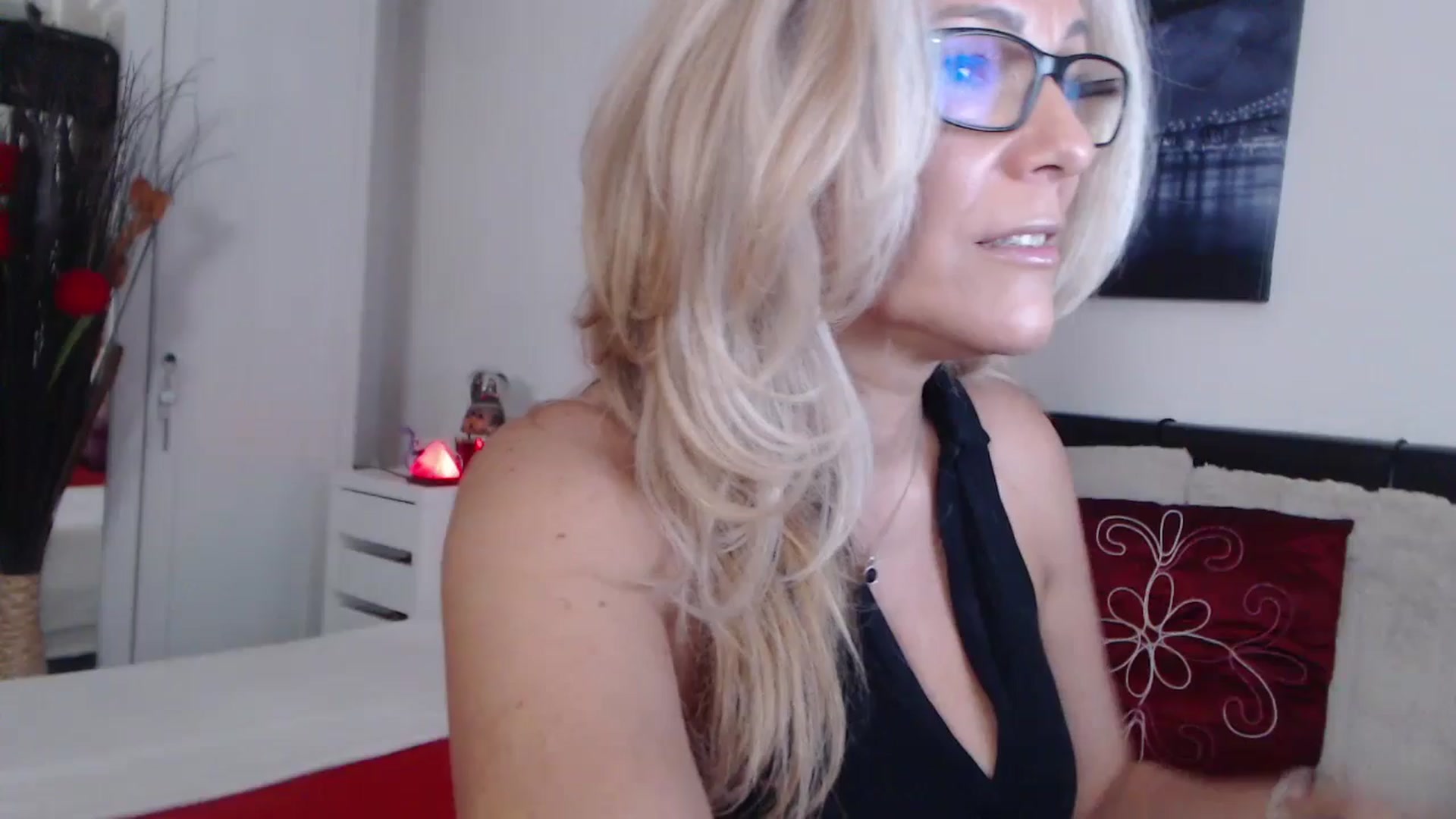 Gallery image thumbnail from Reeya71's myfreecams stream on, 08/06/2024, 06:11 image 1 of 20