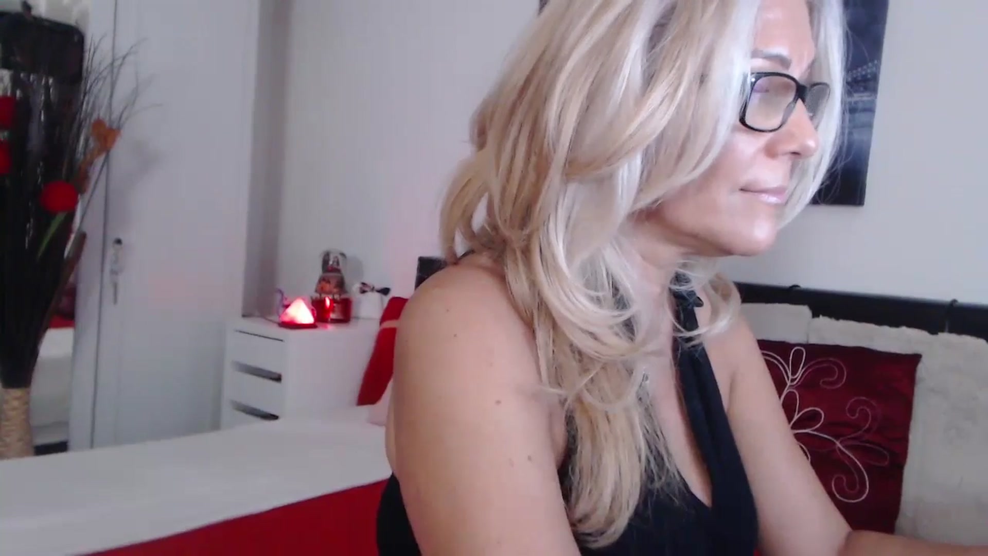 Gallery image thumbnail from Reeya71's myfreecams stream on, 08/06/2024, 06:11 image 11 of 20
