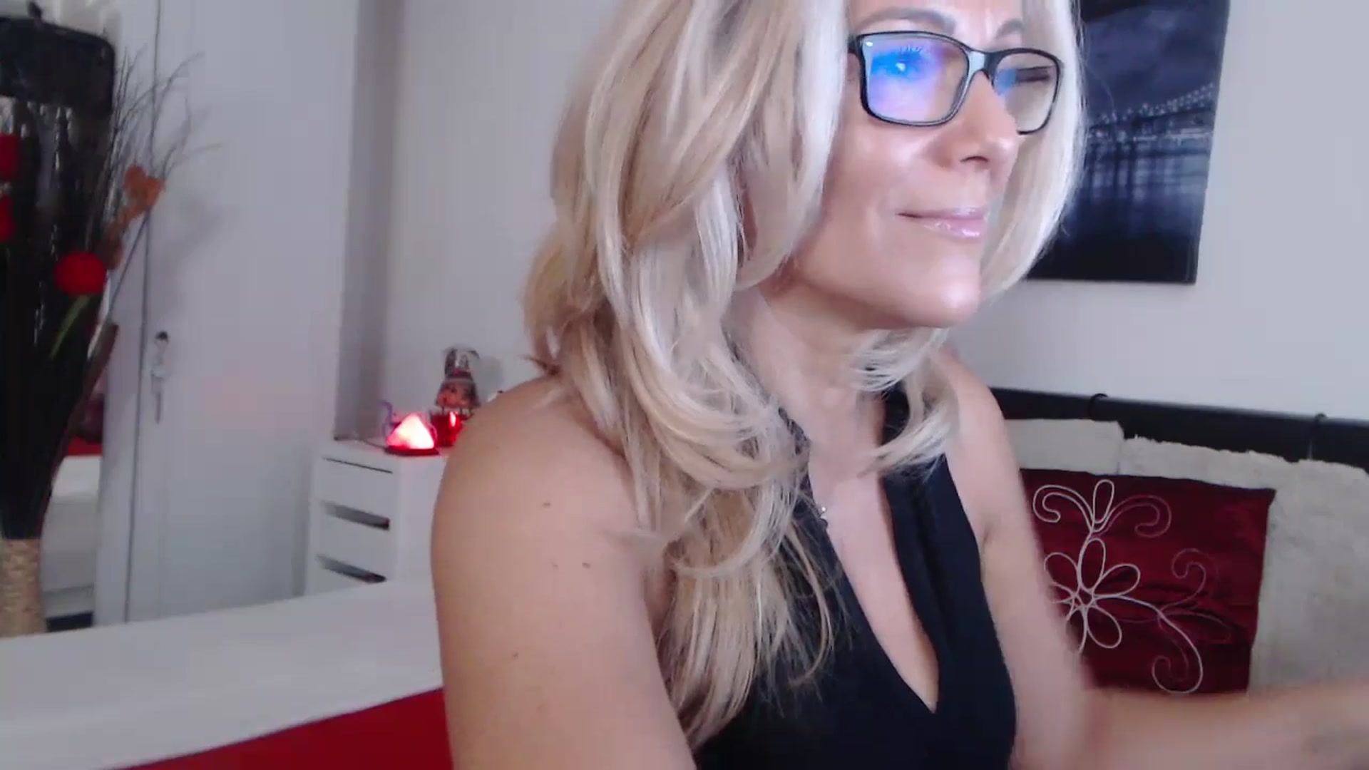 Gallery image thumbnail from Reeya71's myfreecams stream on, 08/06/2024, 06:11 image 13 of 20