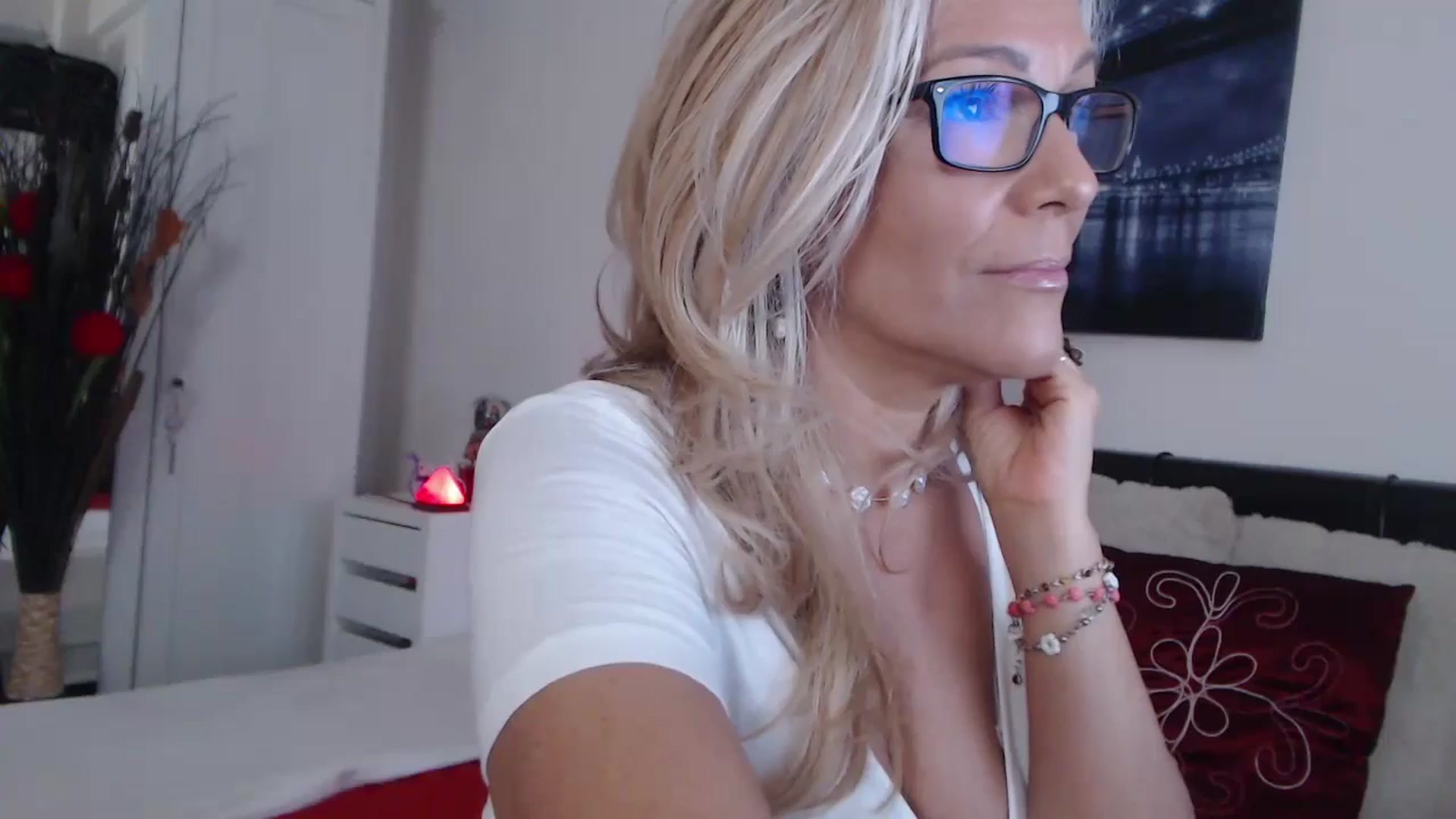Gallery image thumbnail from Reeya71's myfreecams stream on, 08/14/2024, 05:32 image 14 of 20