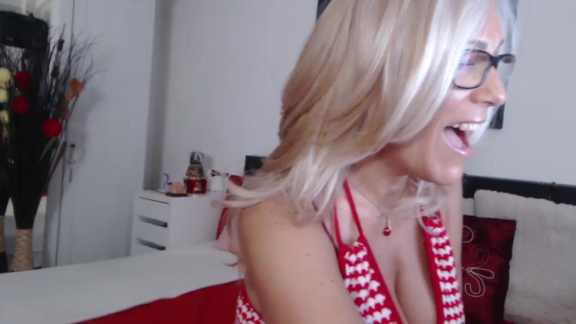 Gallery image thumbnail from Reeya71's myfreecams stream on, 08/15/2024, 02:46 image 12 of 20