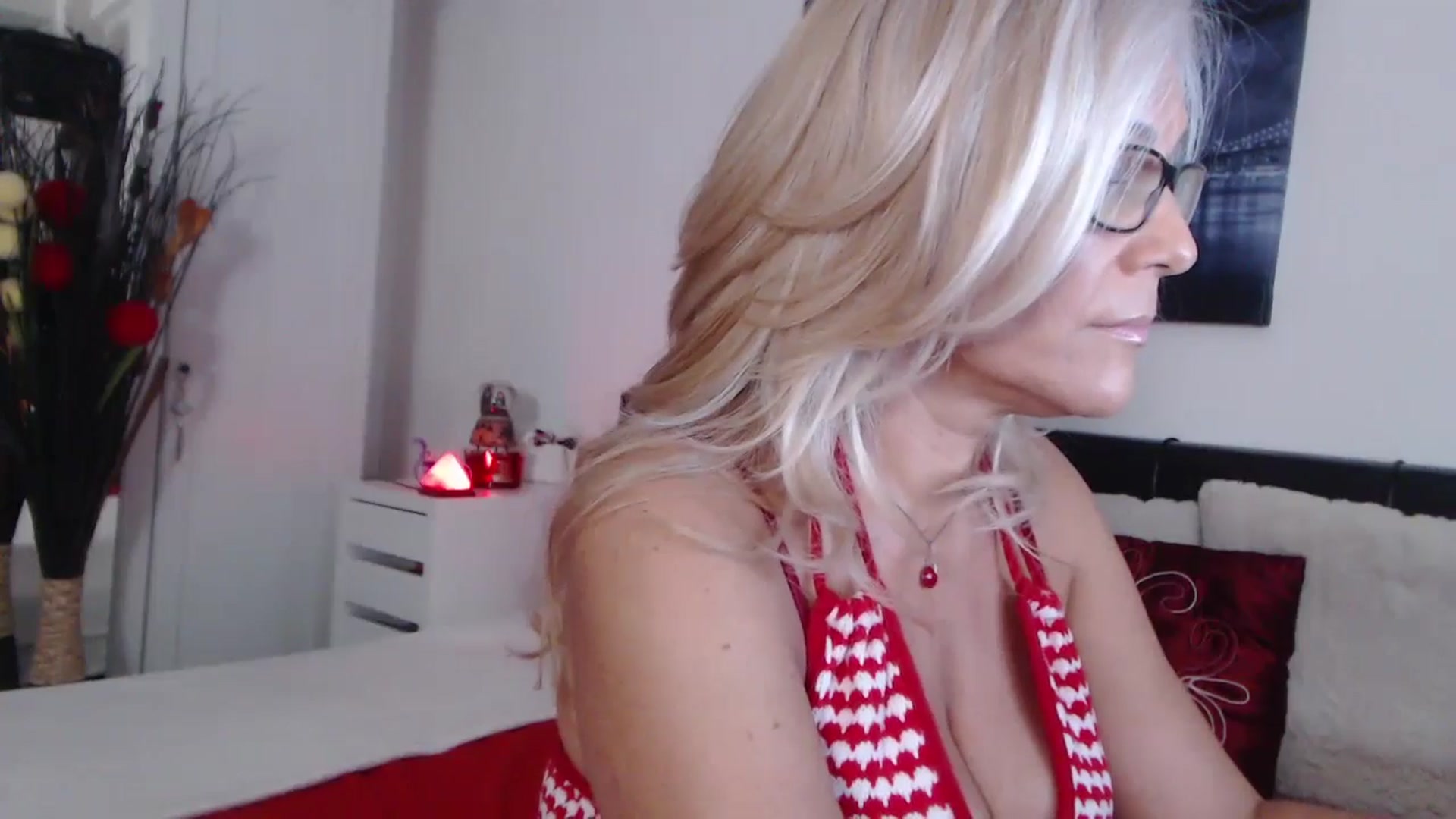 Gallery image thumbnail from Reeya71's myfreecams stream on, 08/15/2024, 02:46 image 9 of 20