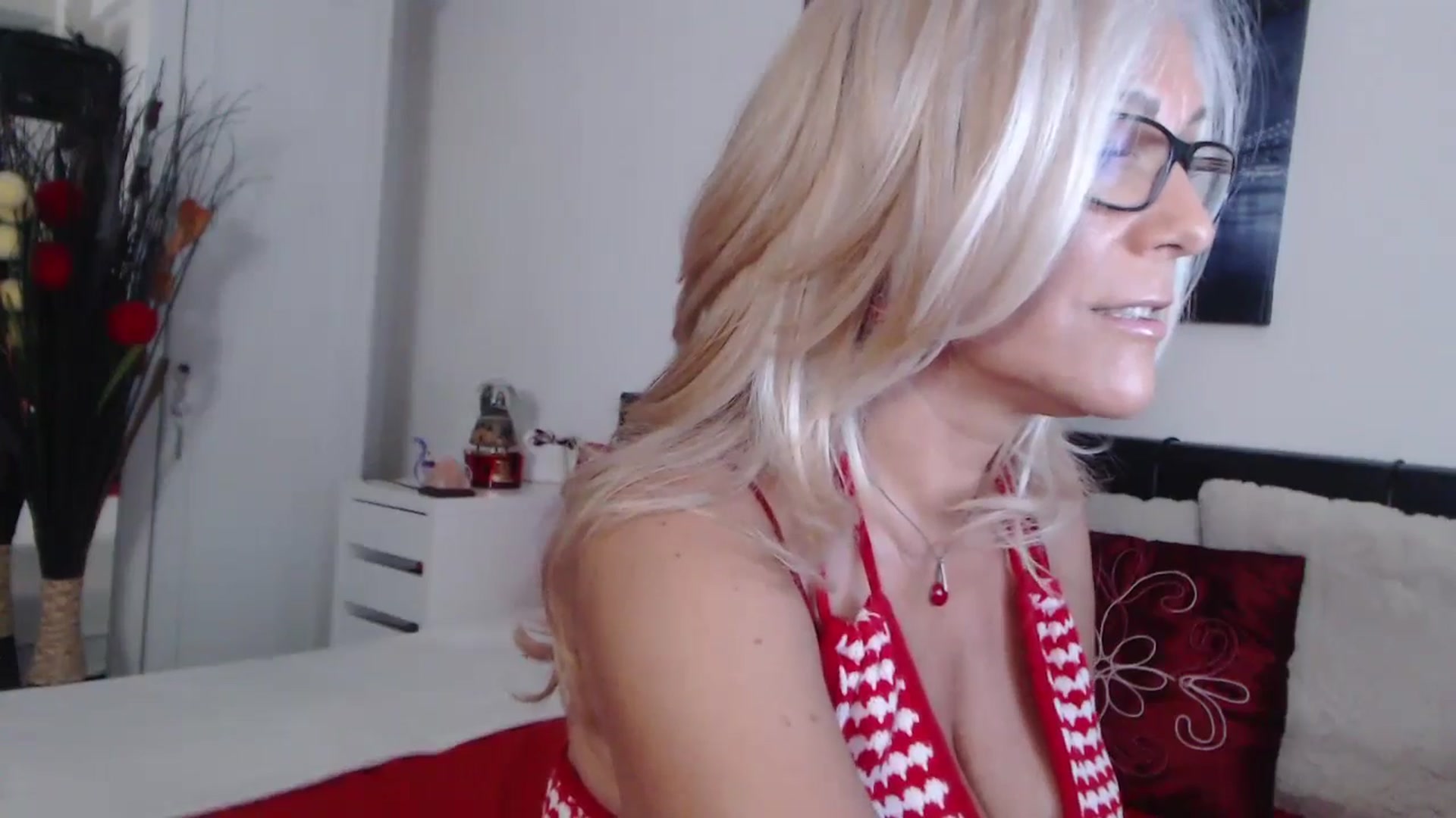 Gallery image thumbnail from Reeya71's myfreecams stream on, 08/15/2024, 02:46 image 13 of 20
