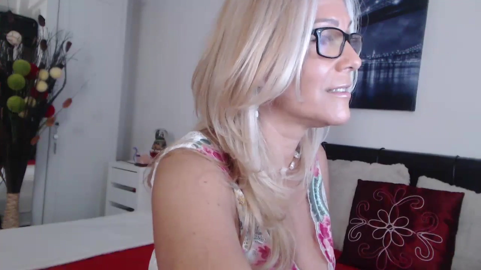 Gallery image thumbnail from Reeya71's myfreecams stream on, 08/16/2024, 04:57 image 14 of 20